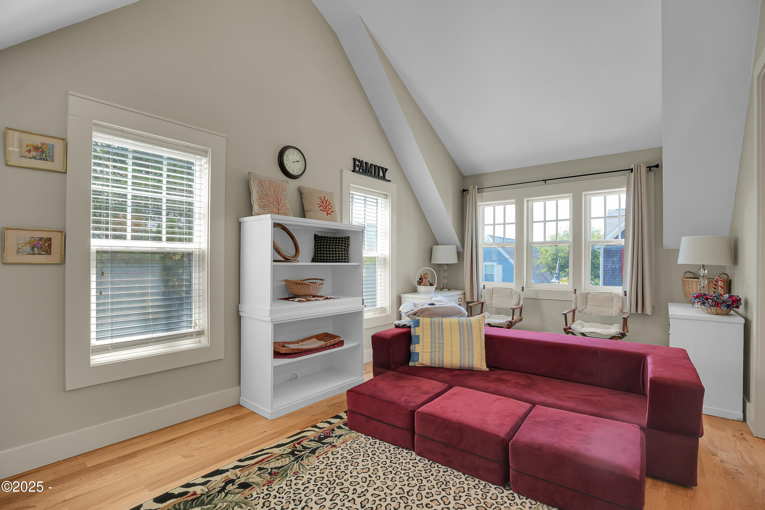 2746 SW Beach Avenue