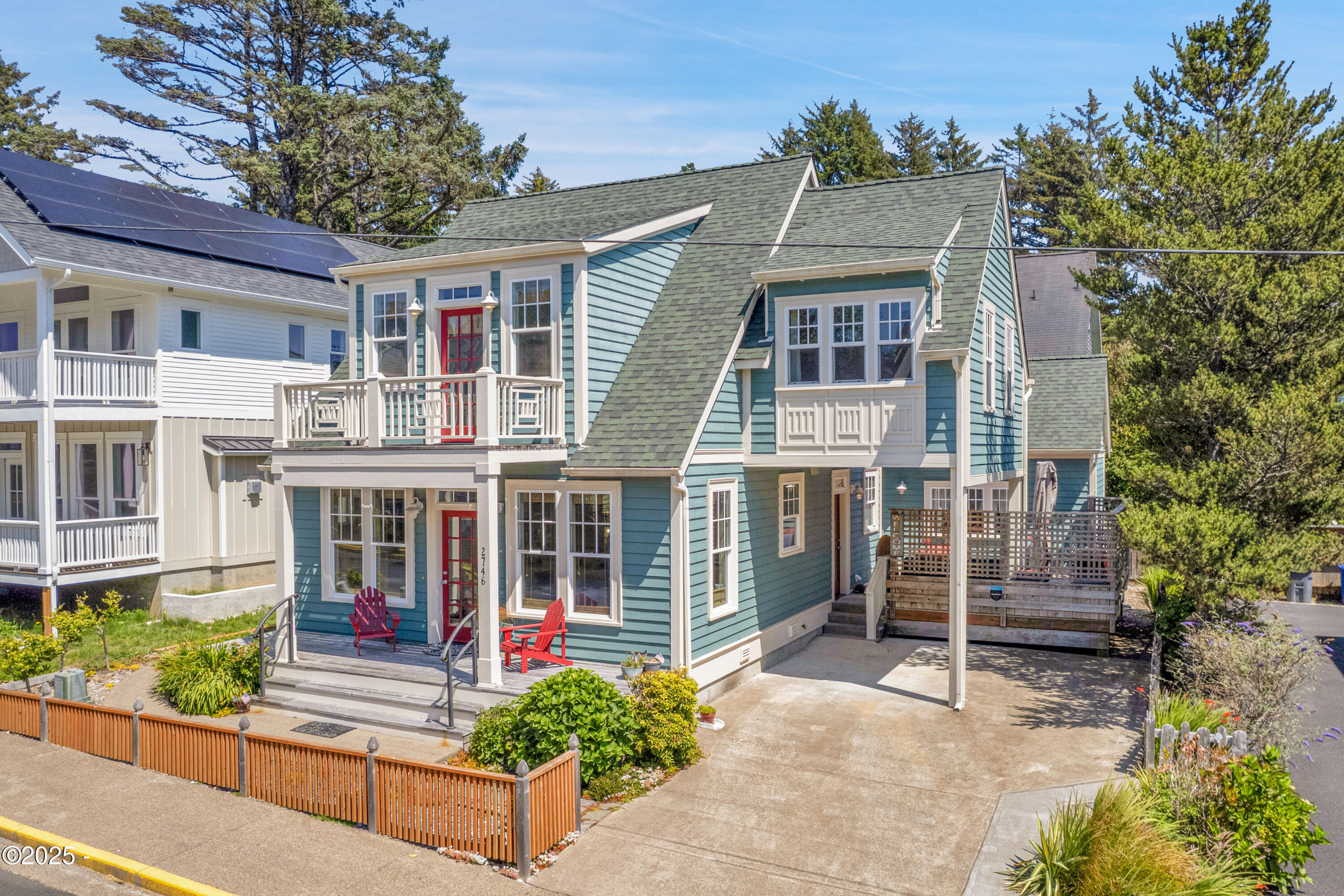 2746 SW Beach Avenue