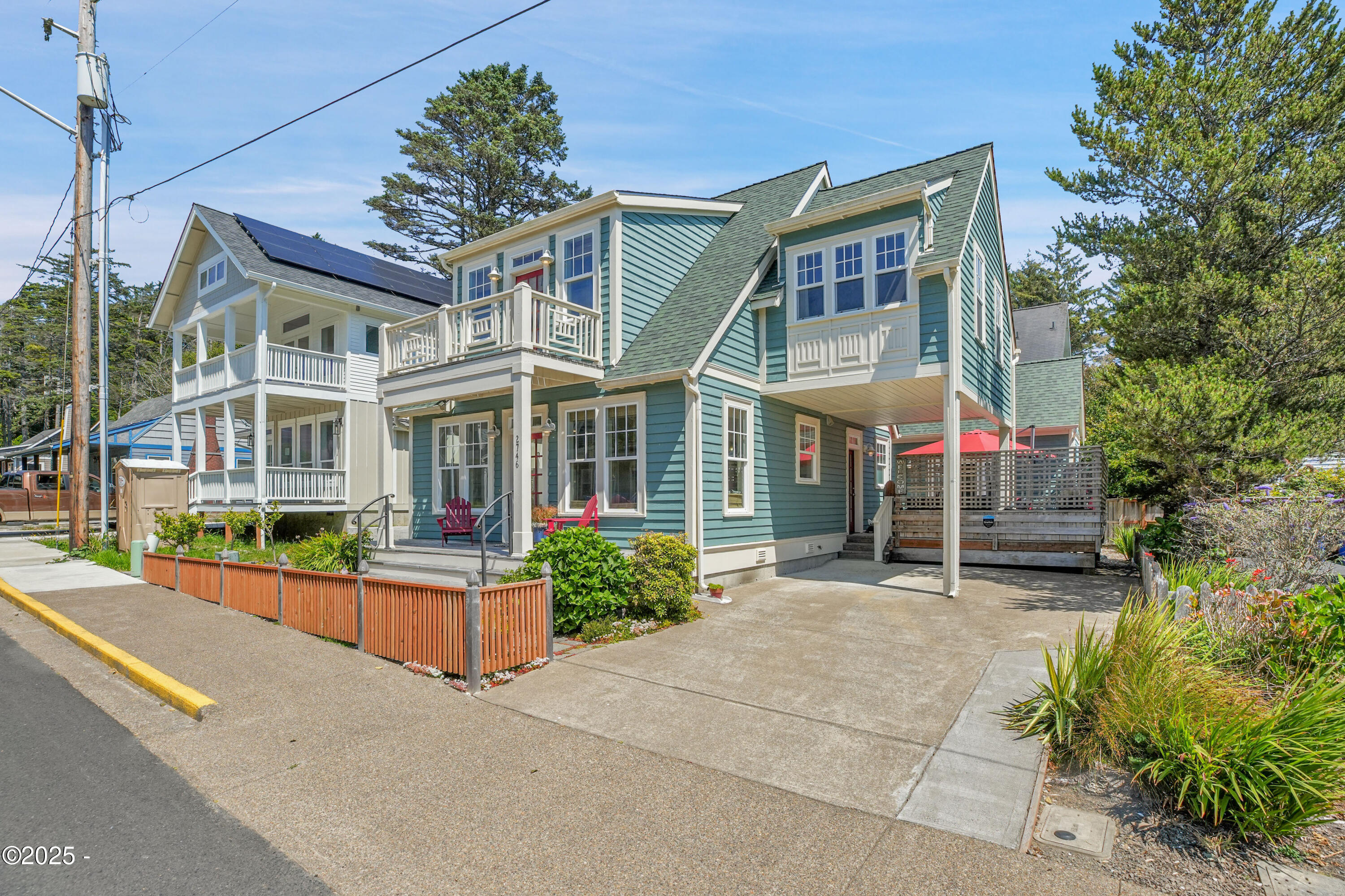 2746 SW Beach Avenue