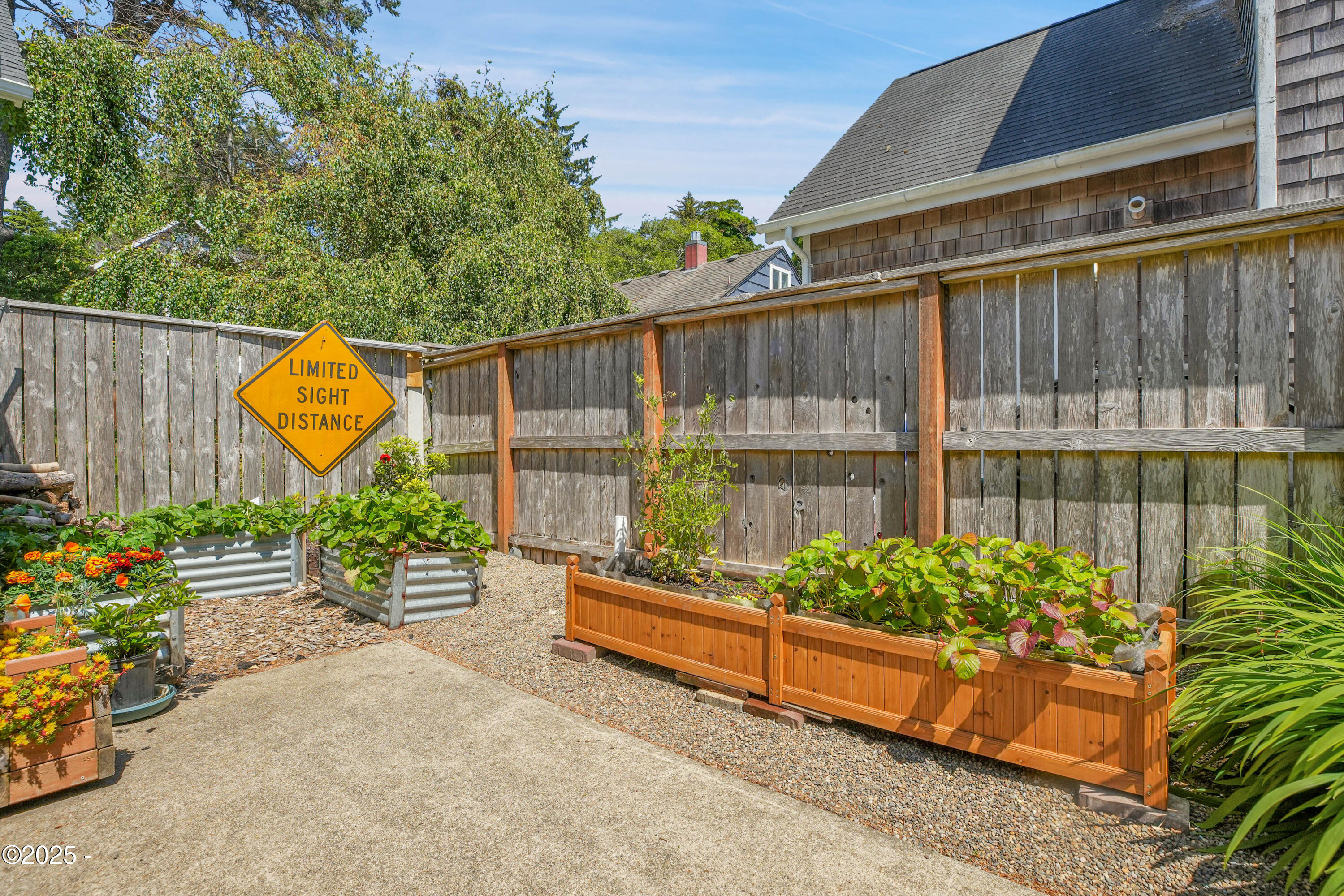 2746 SW Beach Avenue