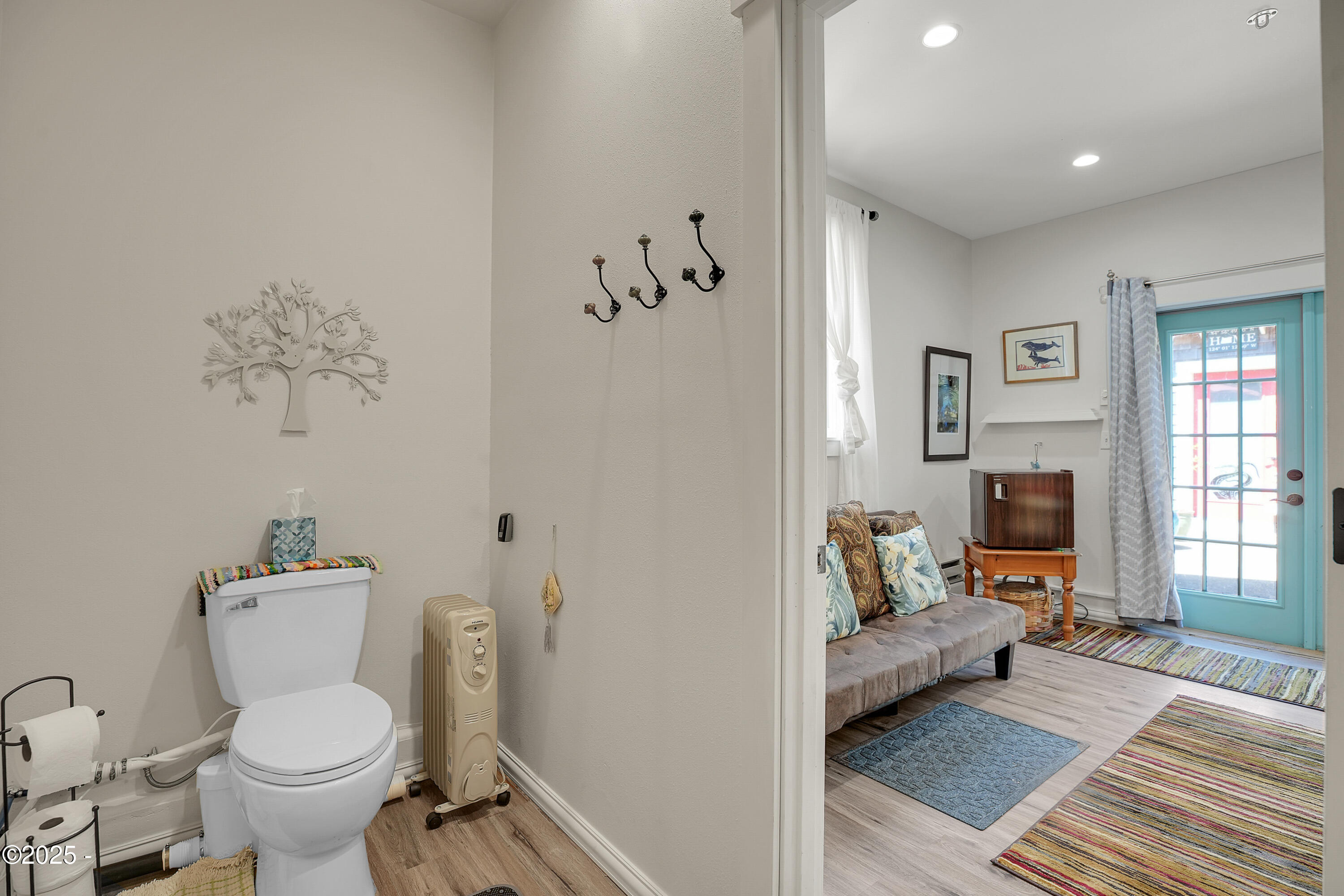 2746 SW Beach Avenue