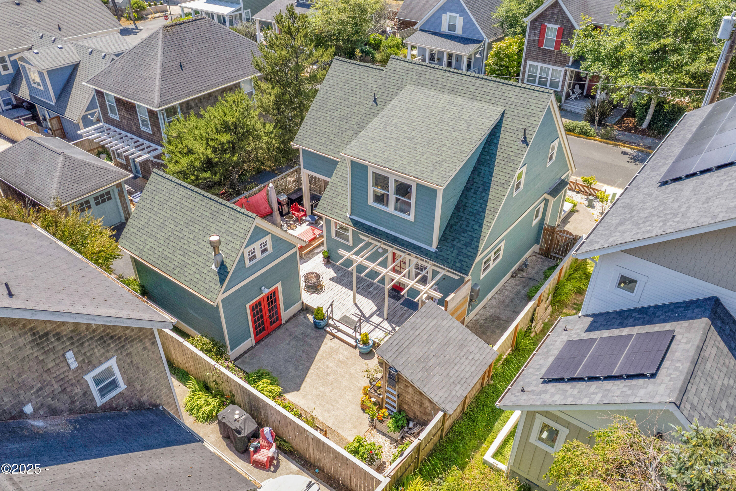 2746 SW Beach Avenue