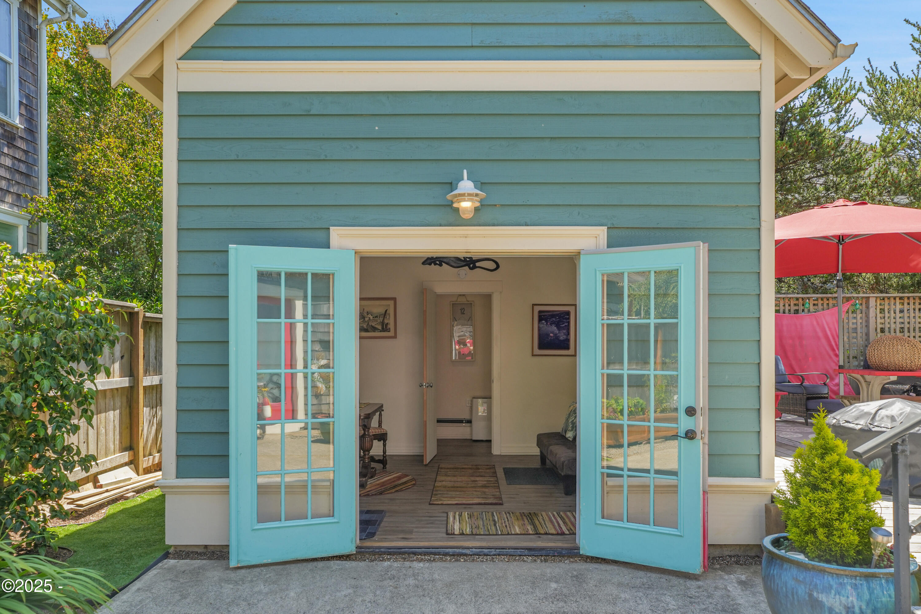 2746 SW Beach Avenue