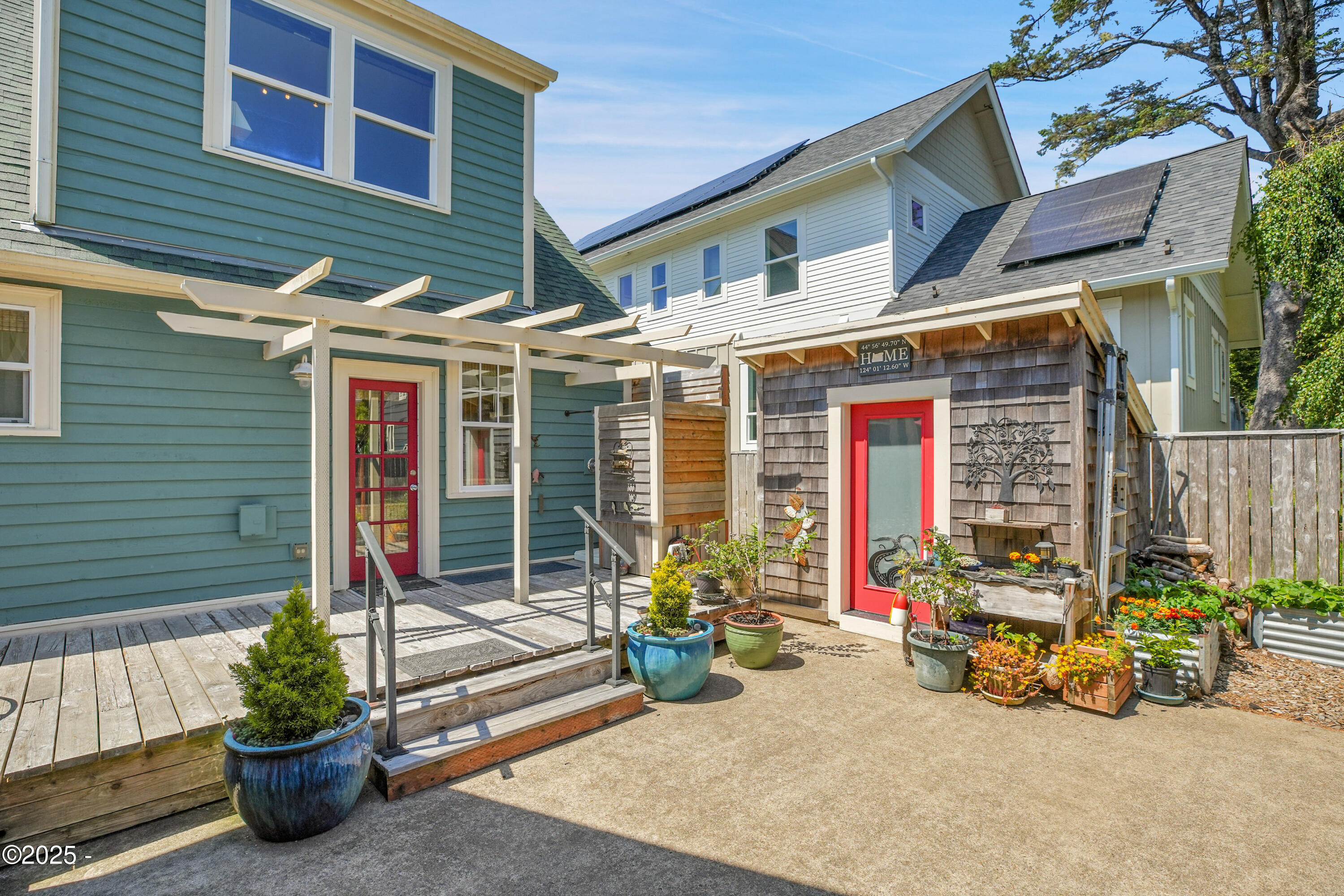 2746 SW Beach Avenue