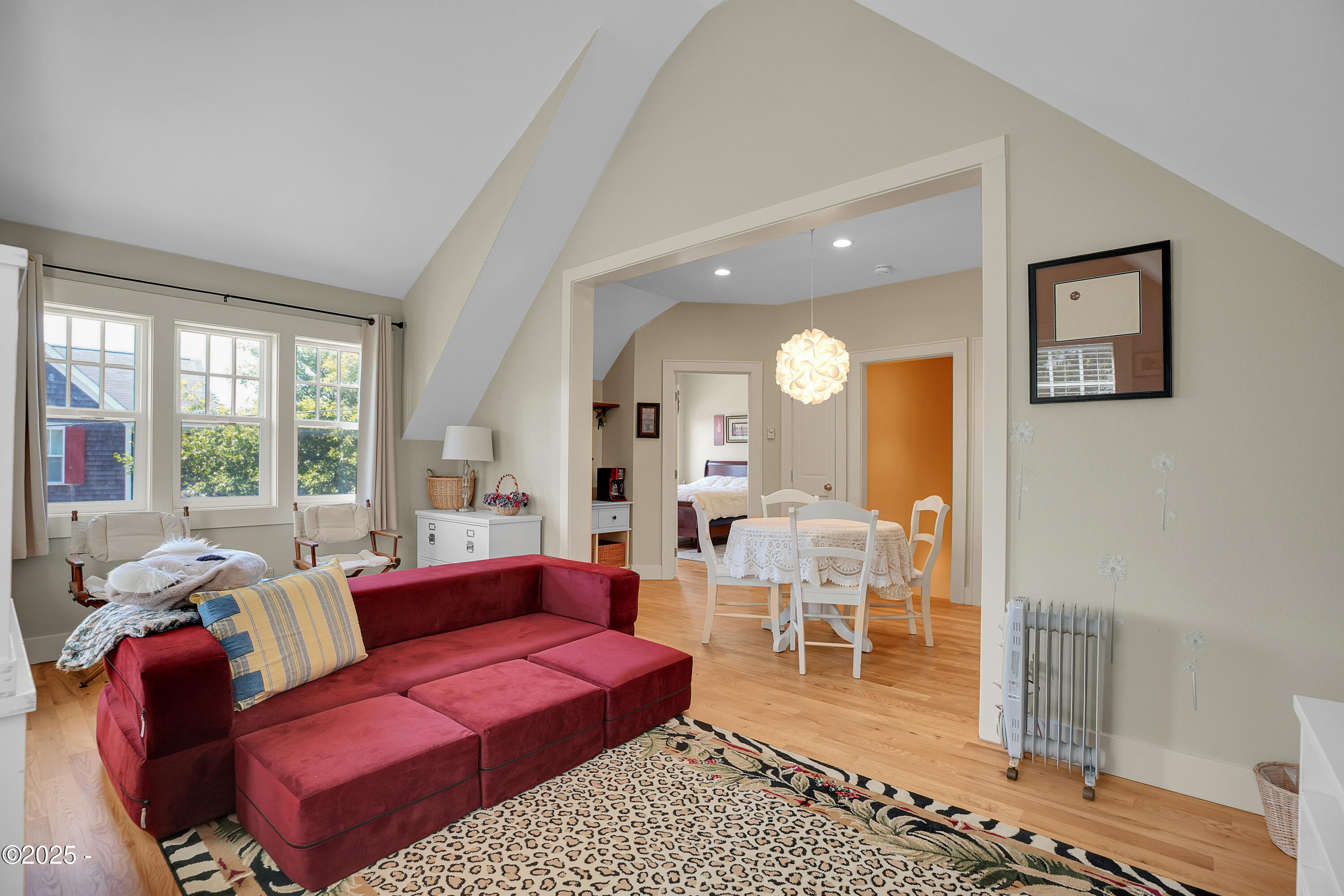 2746 SW Beach Avenue