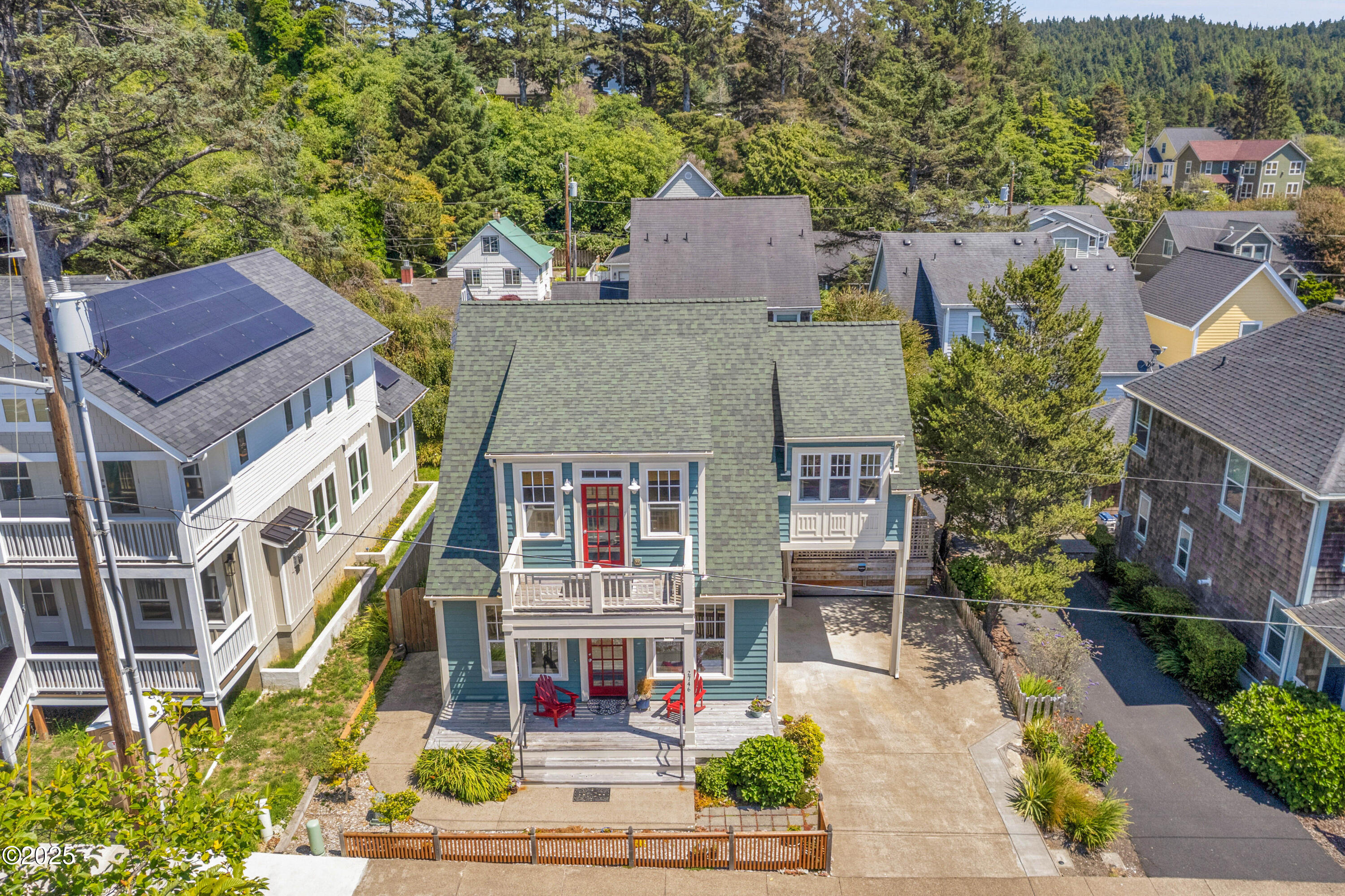 2746 SW Beach Avenue