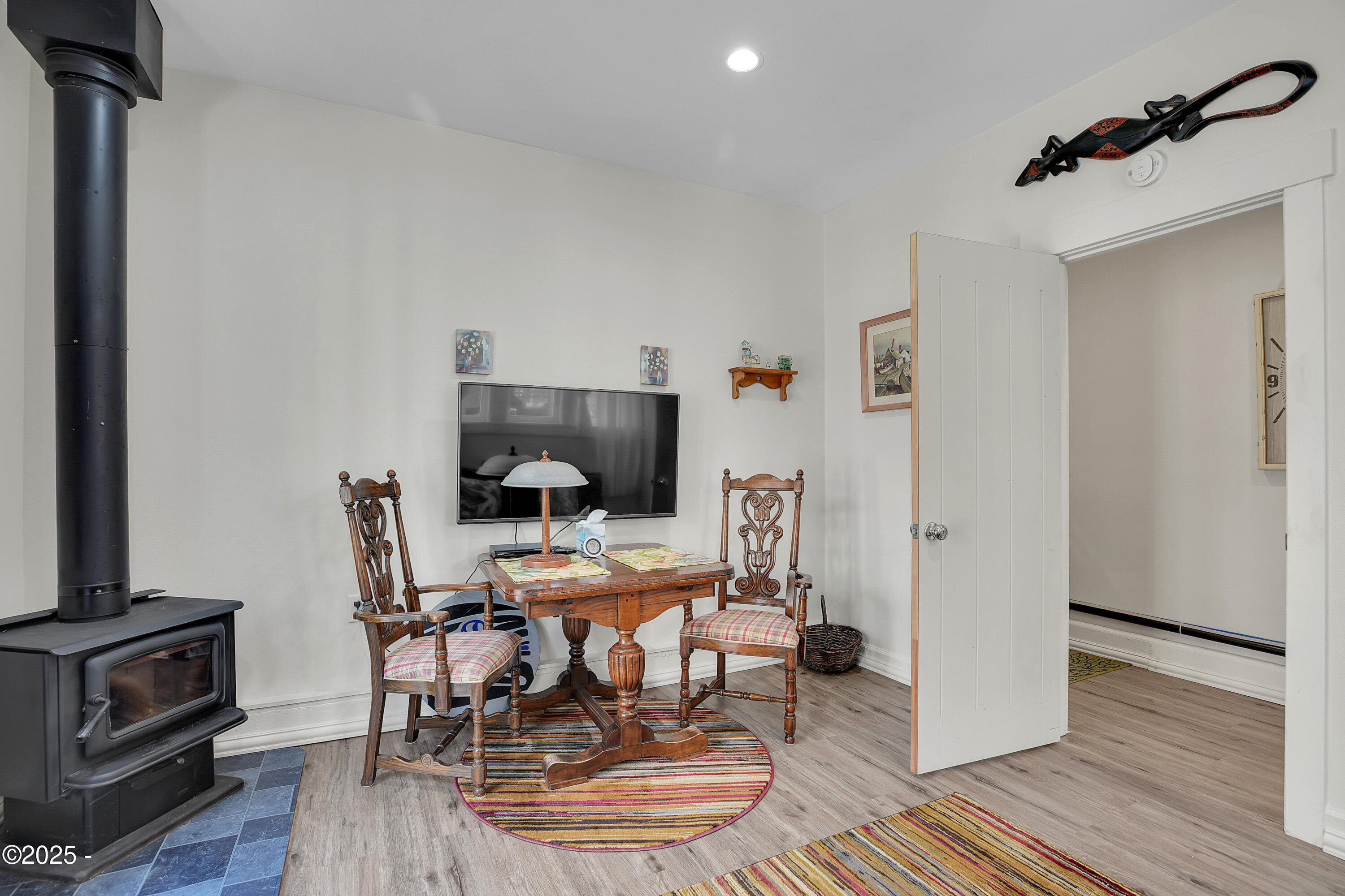 2746 SW Beach Avenue