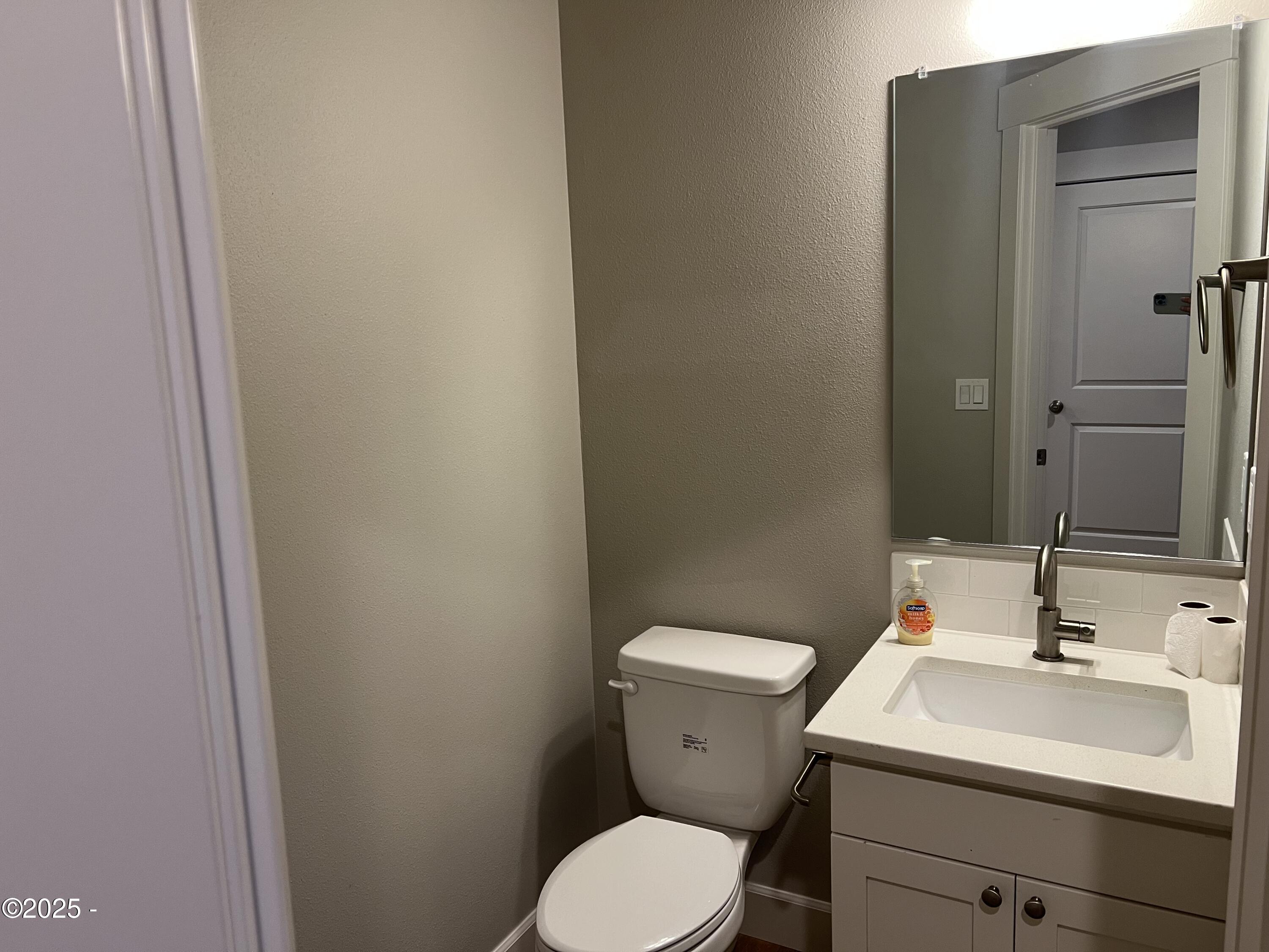 4678 NE Windward Place