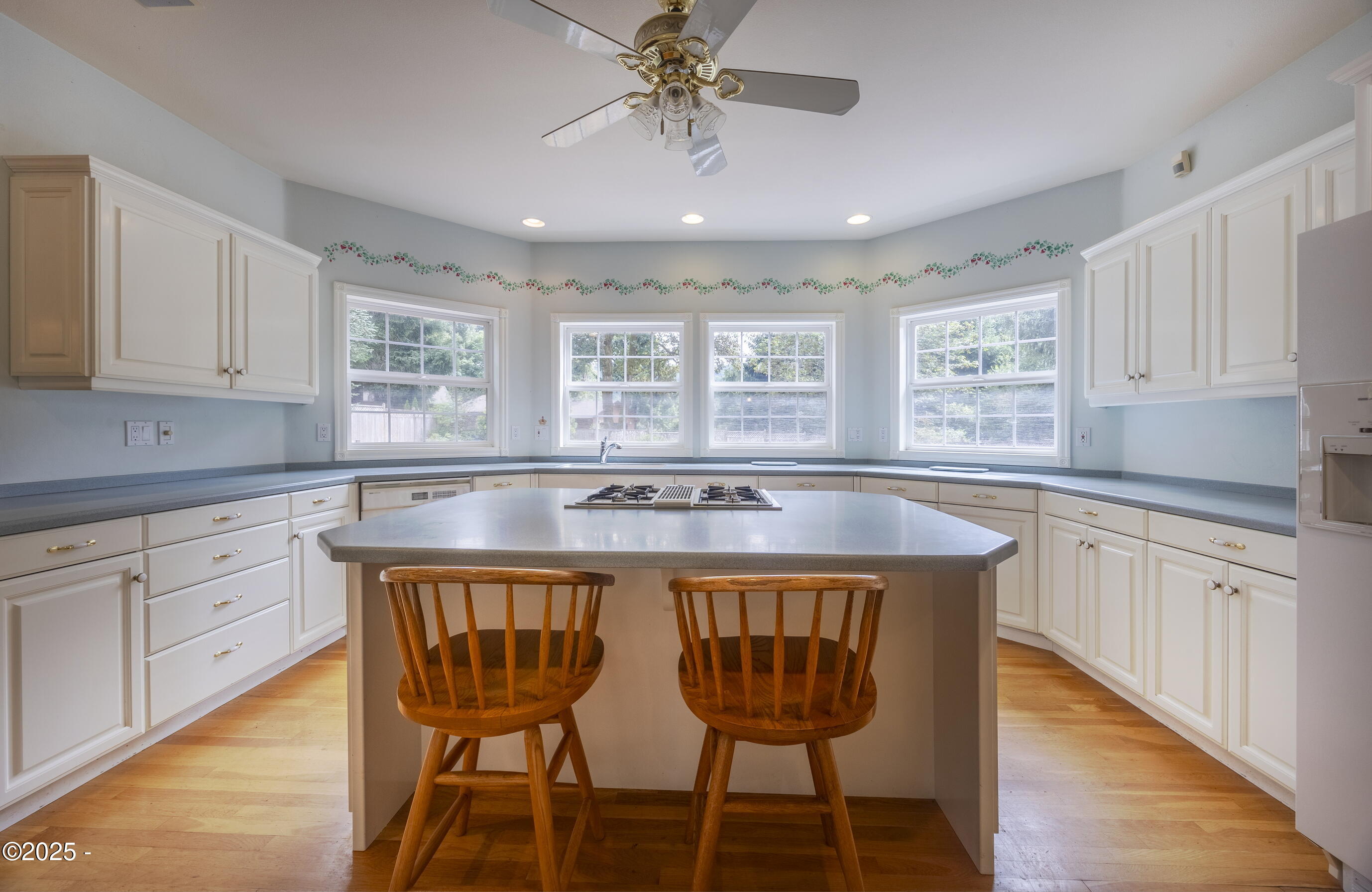 360 N Deerlane Drive