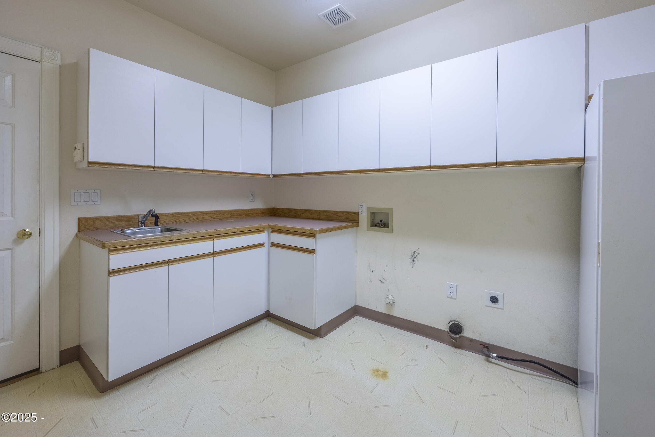 360 N Deerlane Drive