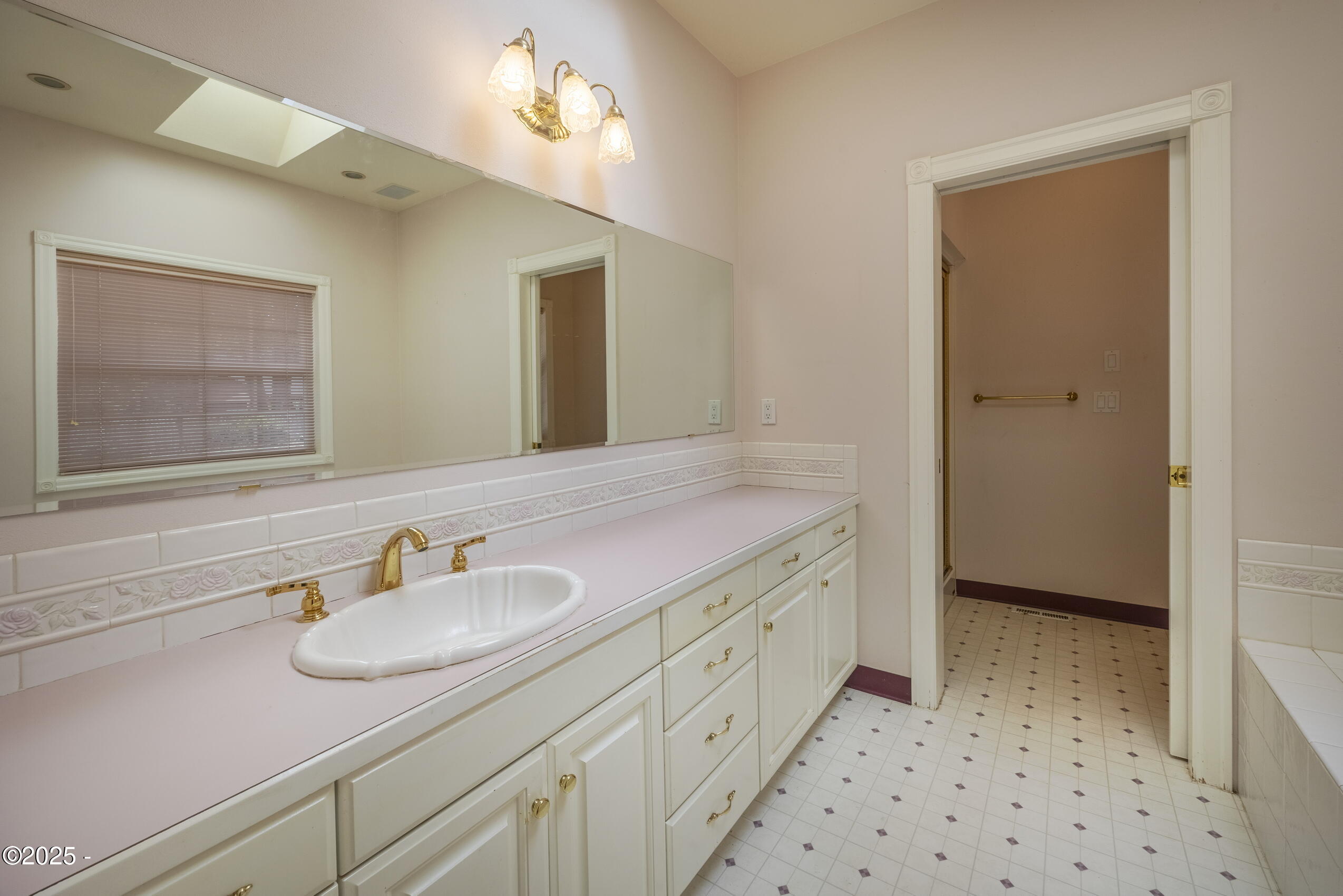 360 N Deerlane Drive