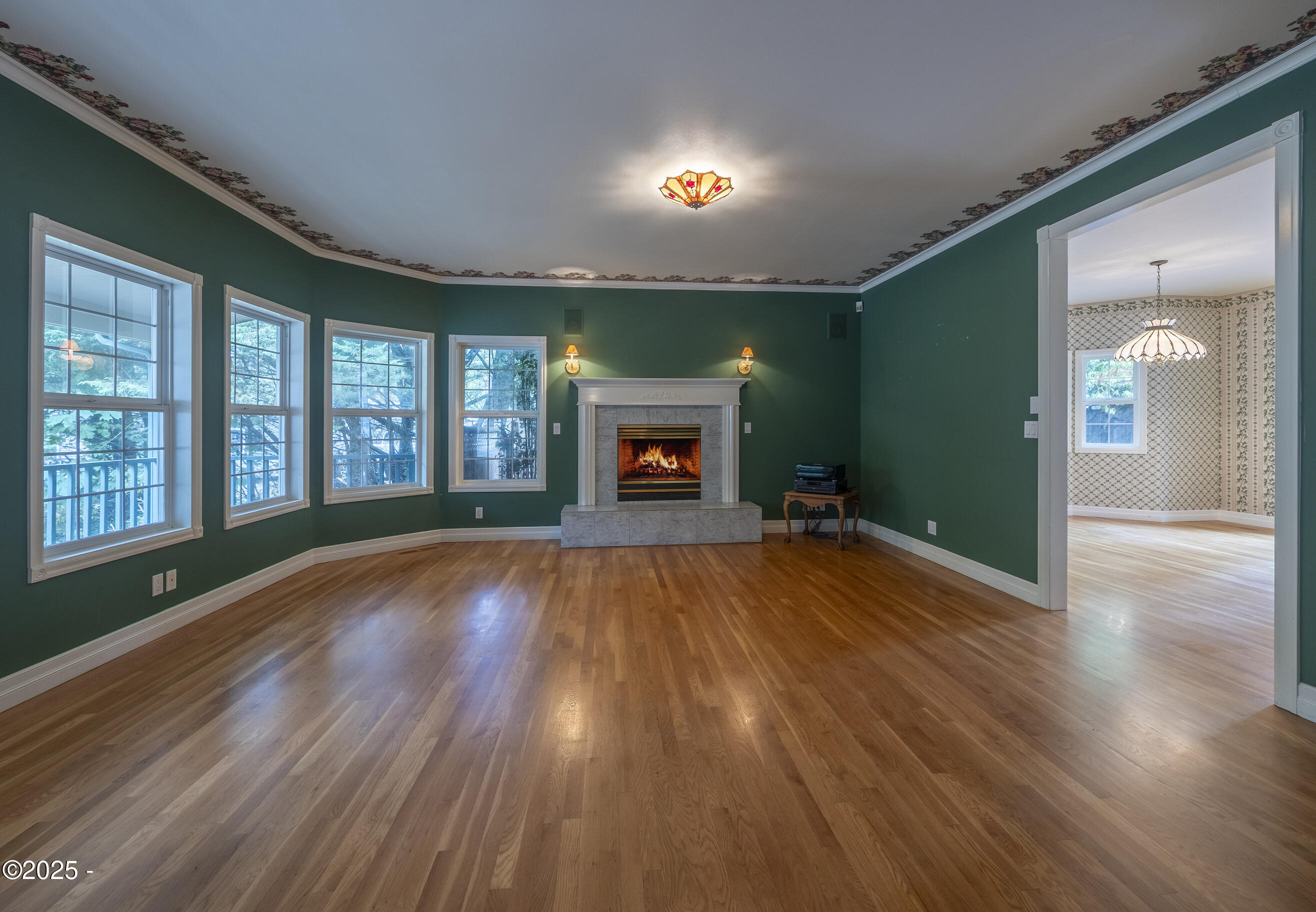 360 N Deerlane Drive