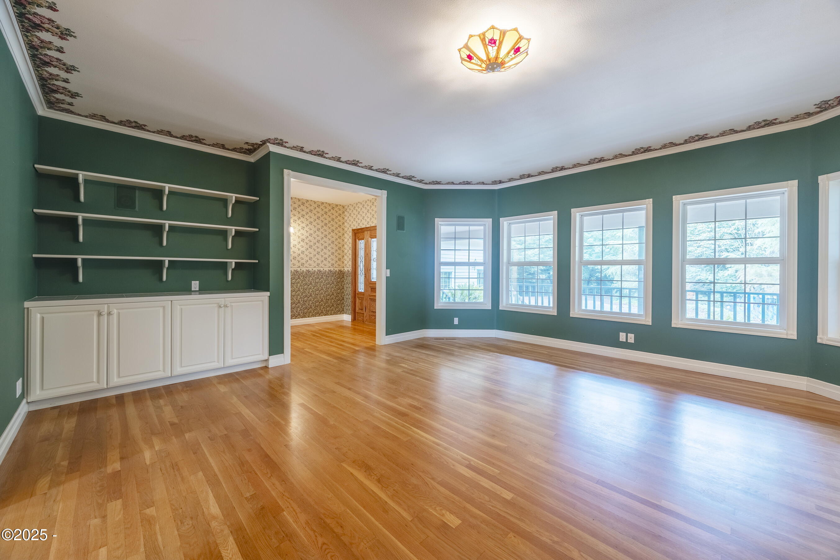 360 N Deerlane Drive