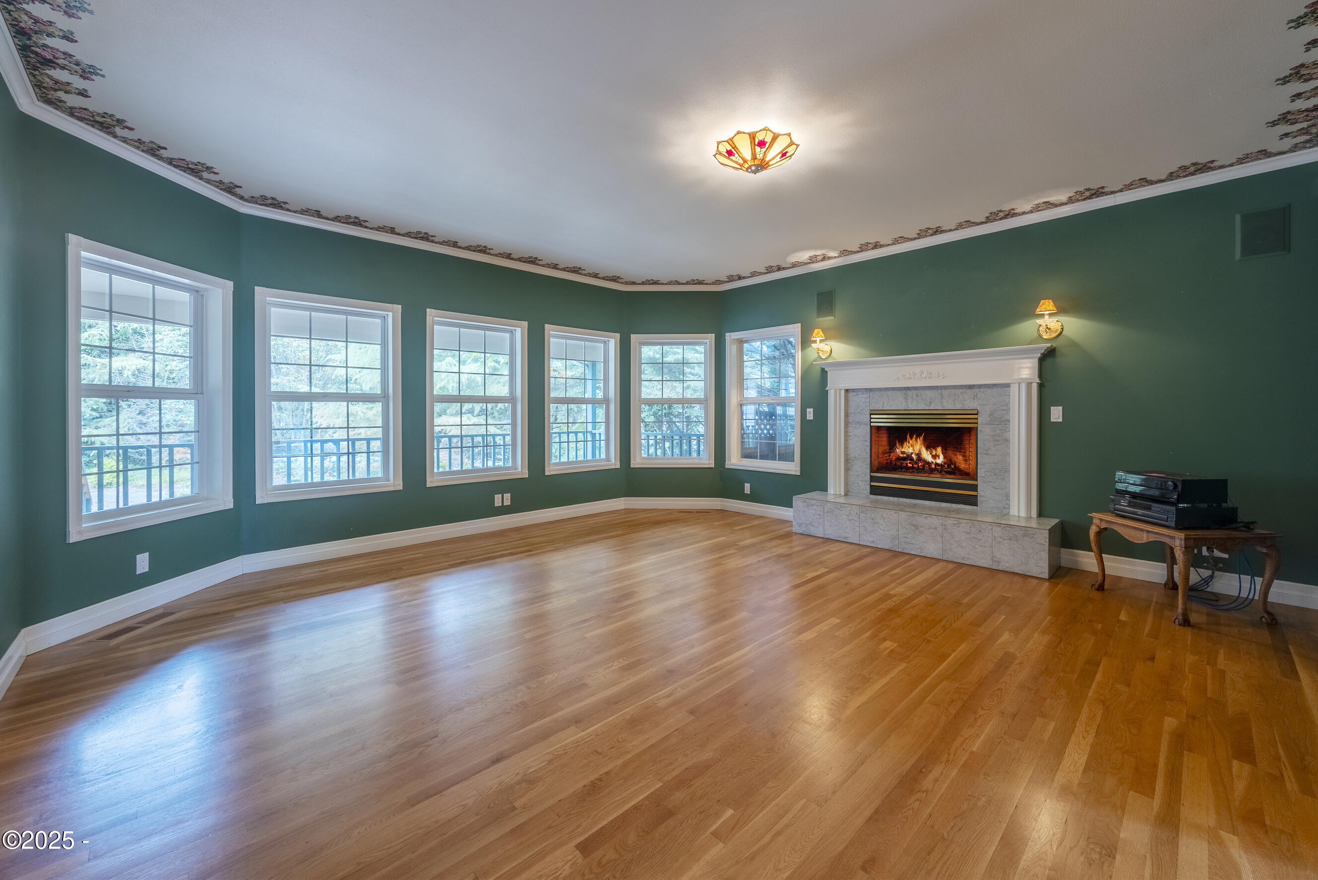 360 N Deerlane Drive