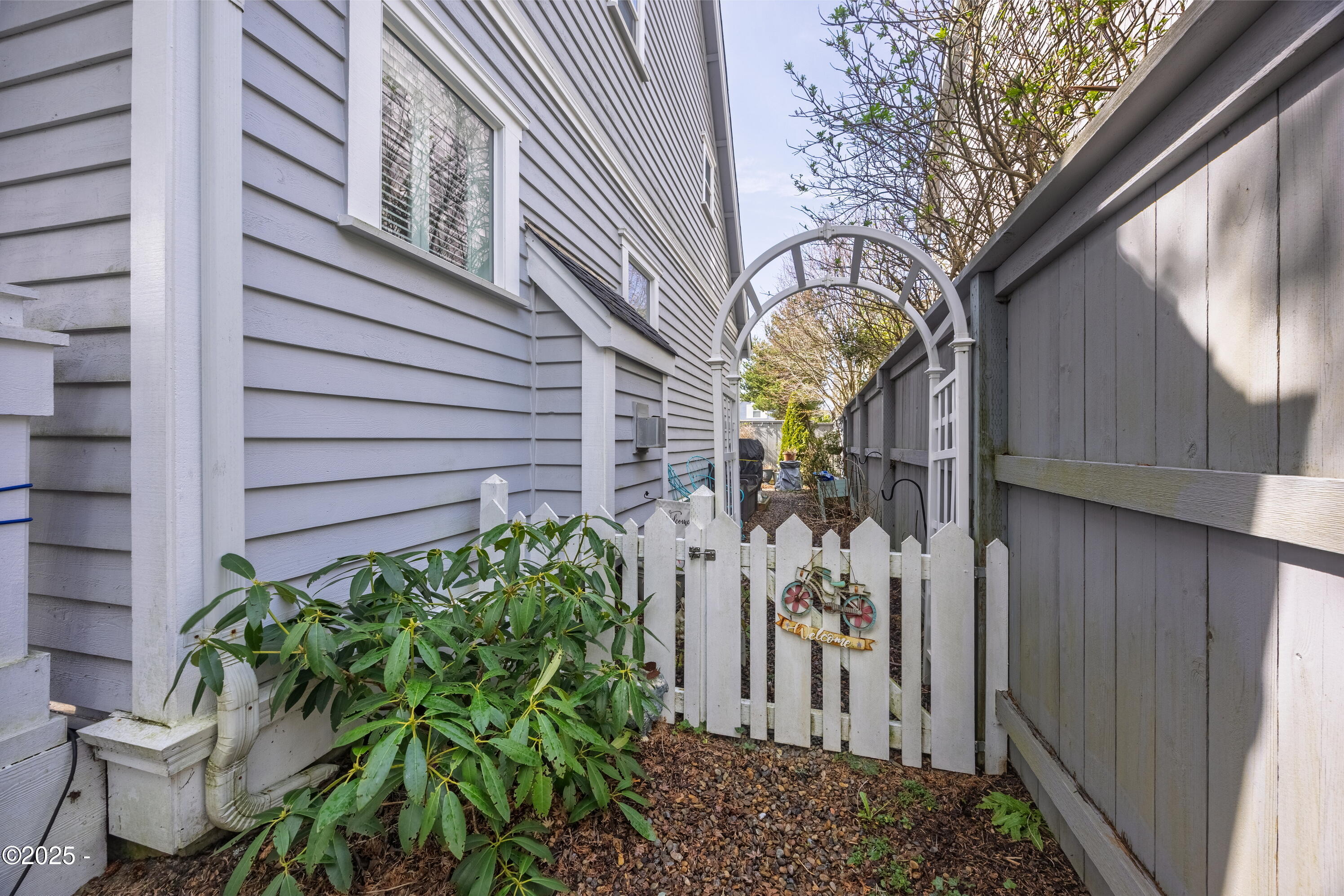 2753 SW Coast Avenue