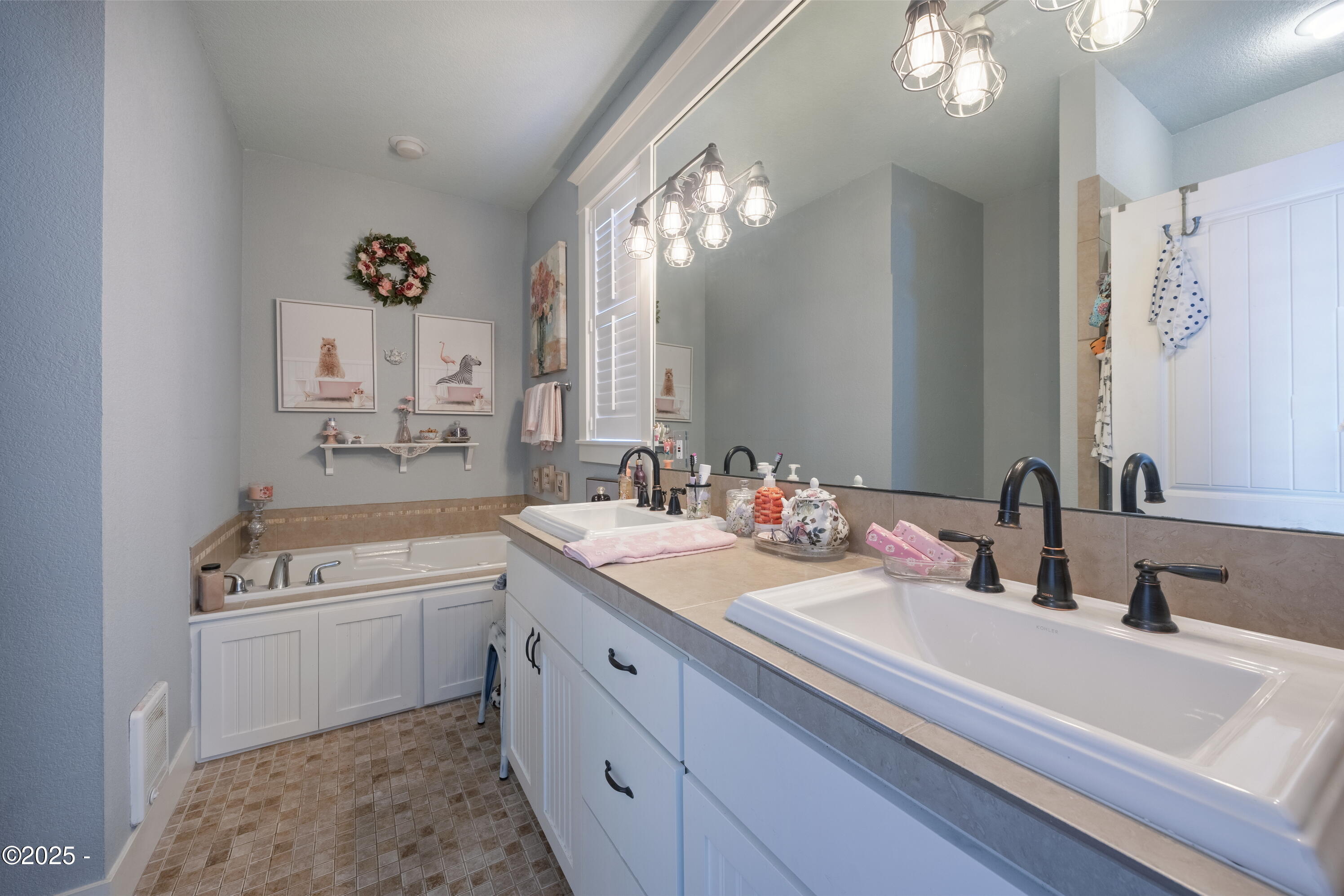 2753 SW Coast Avenue