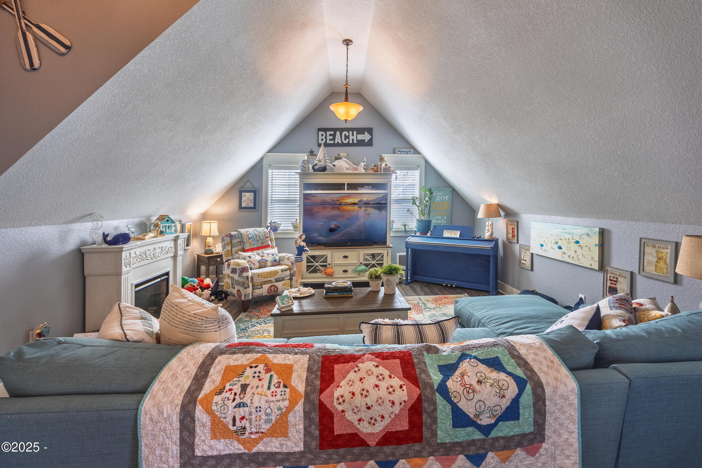 2753 SW Coast Avenue