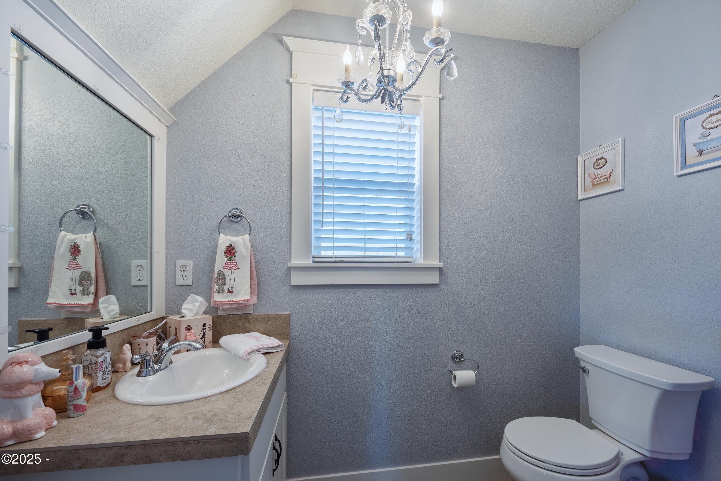 2753 SW Coast Avenue