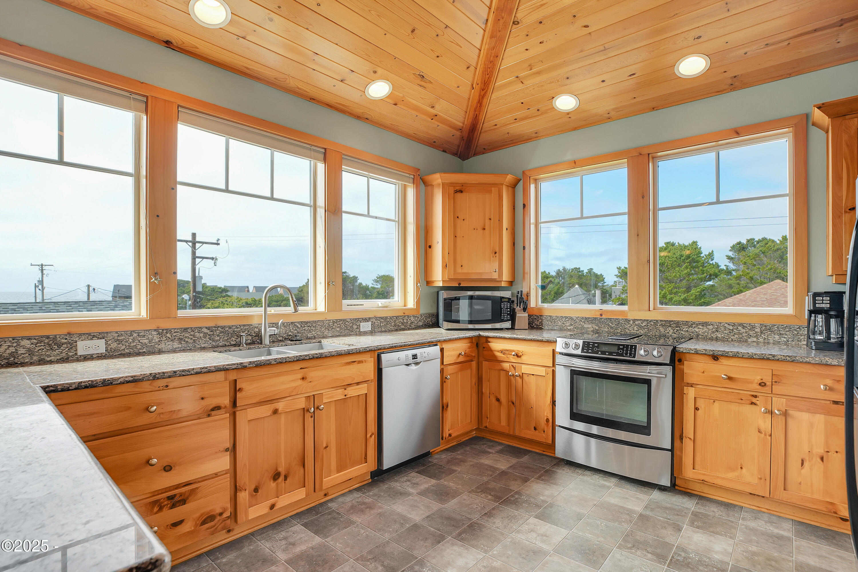 4365 Sheridan Avenue