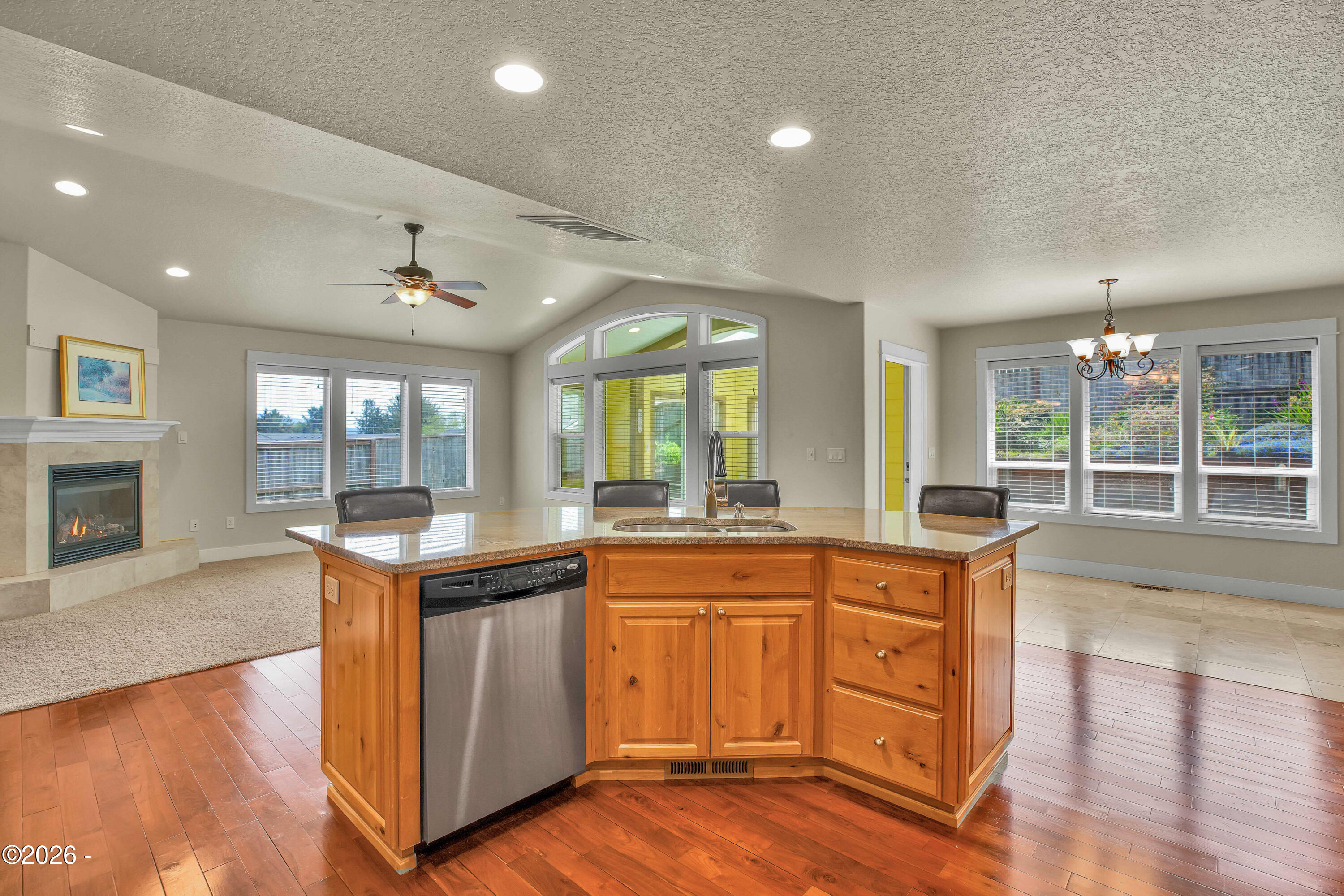 2624 NE 55th Place