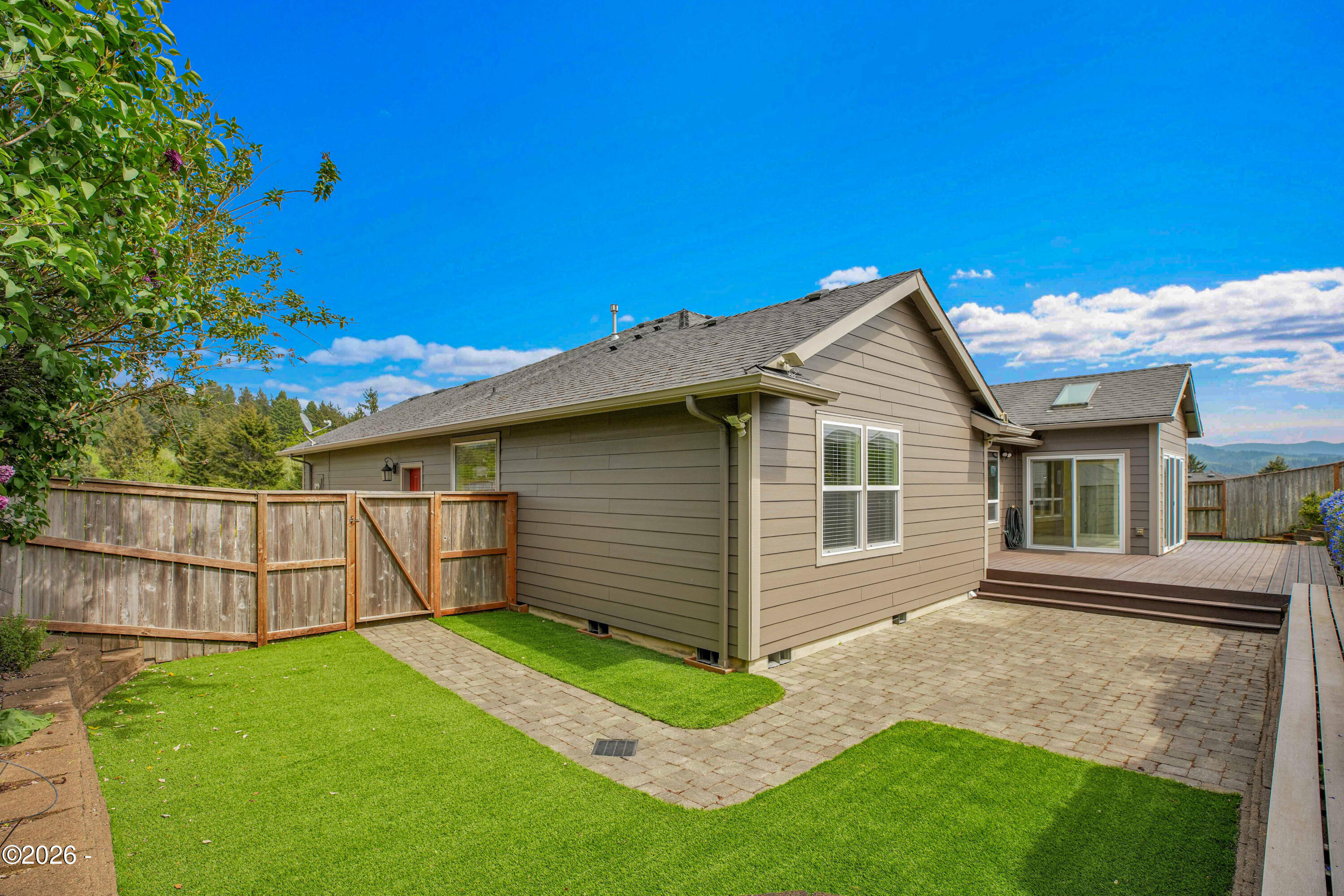 2624 NE 55th Place