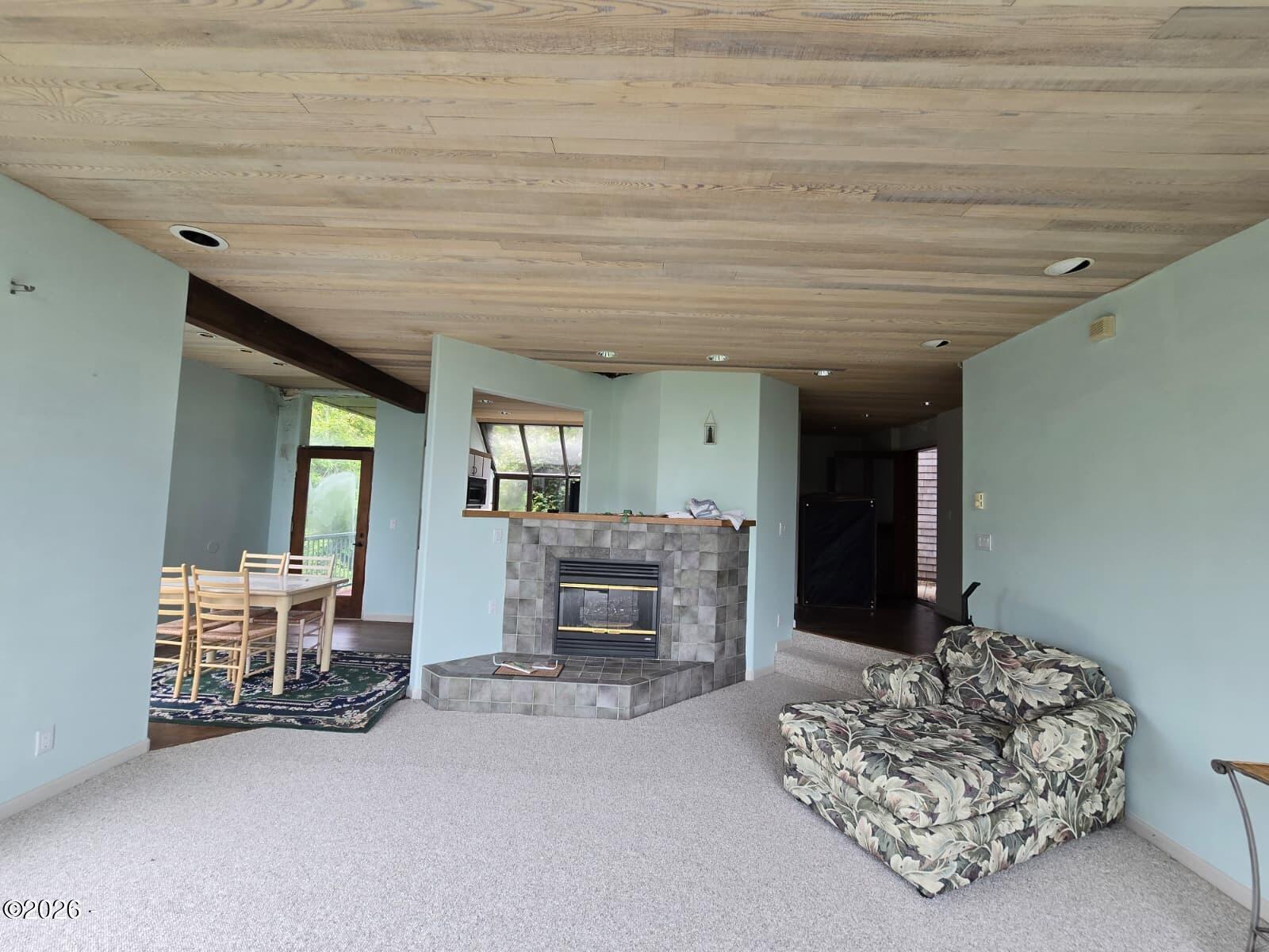 4240 Knoll Terrace