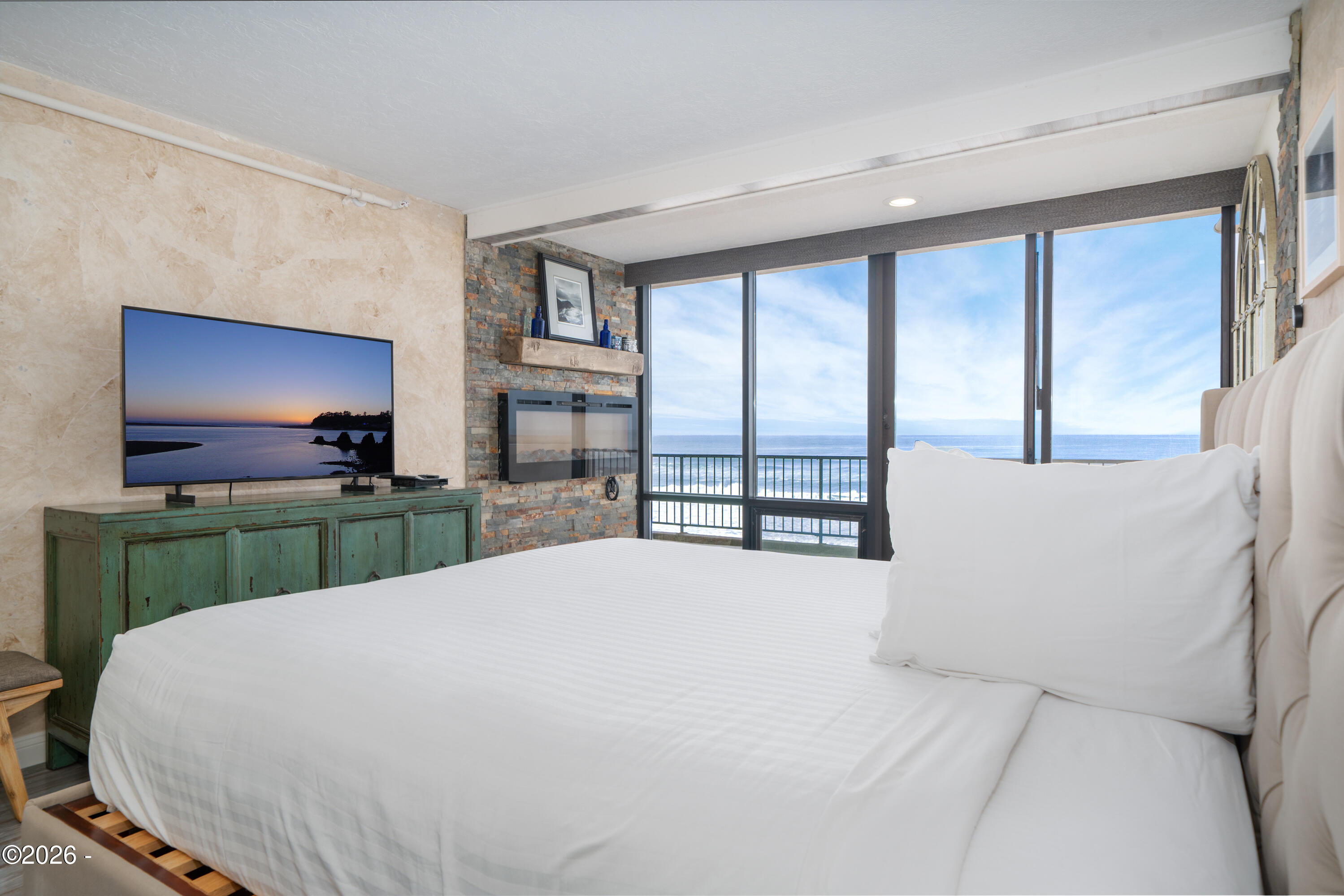 4009 SE Hwy 101, 436