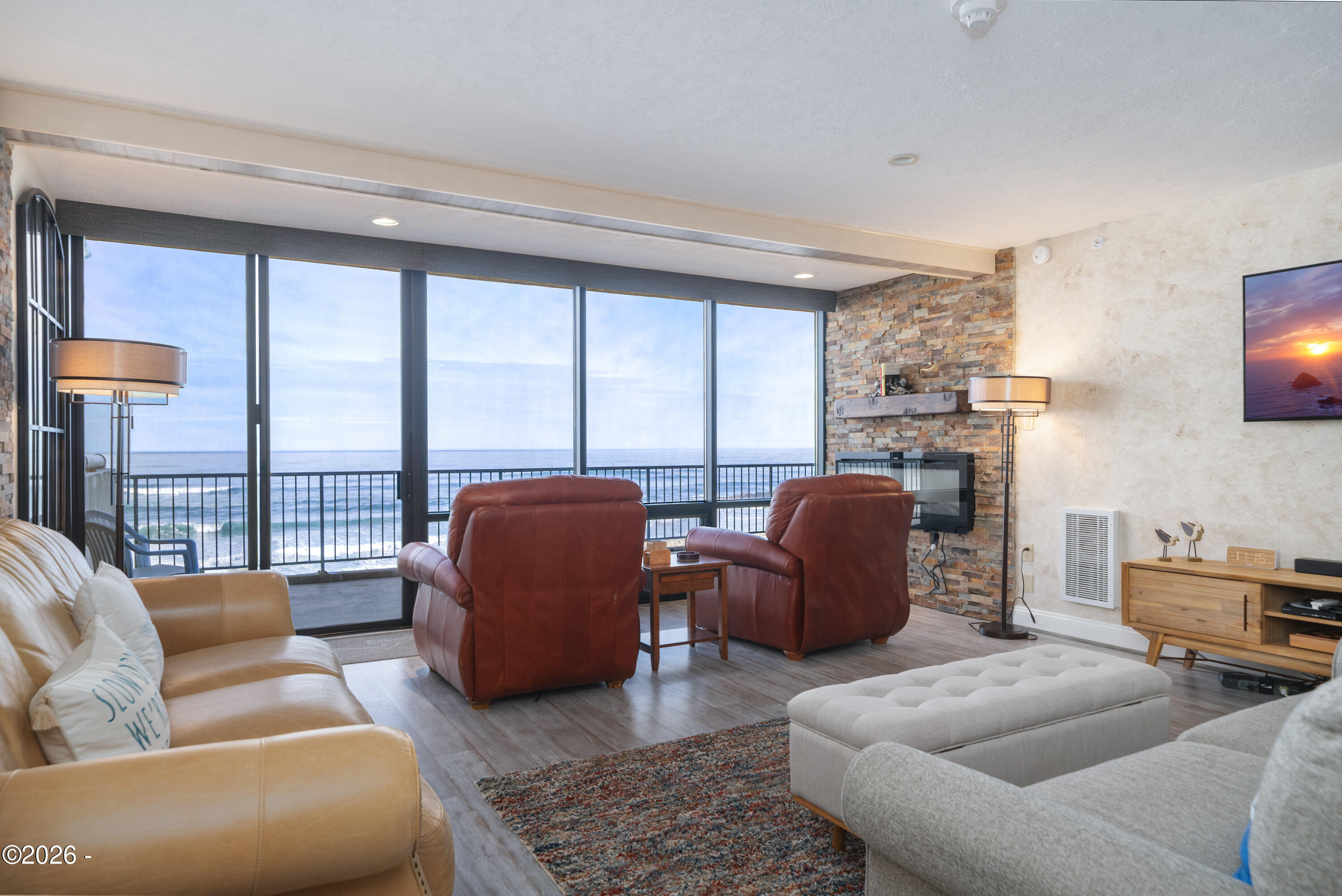 4009 SE Hwy 101, 436