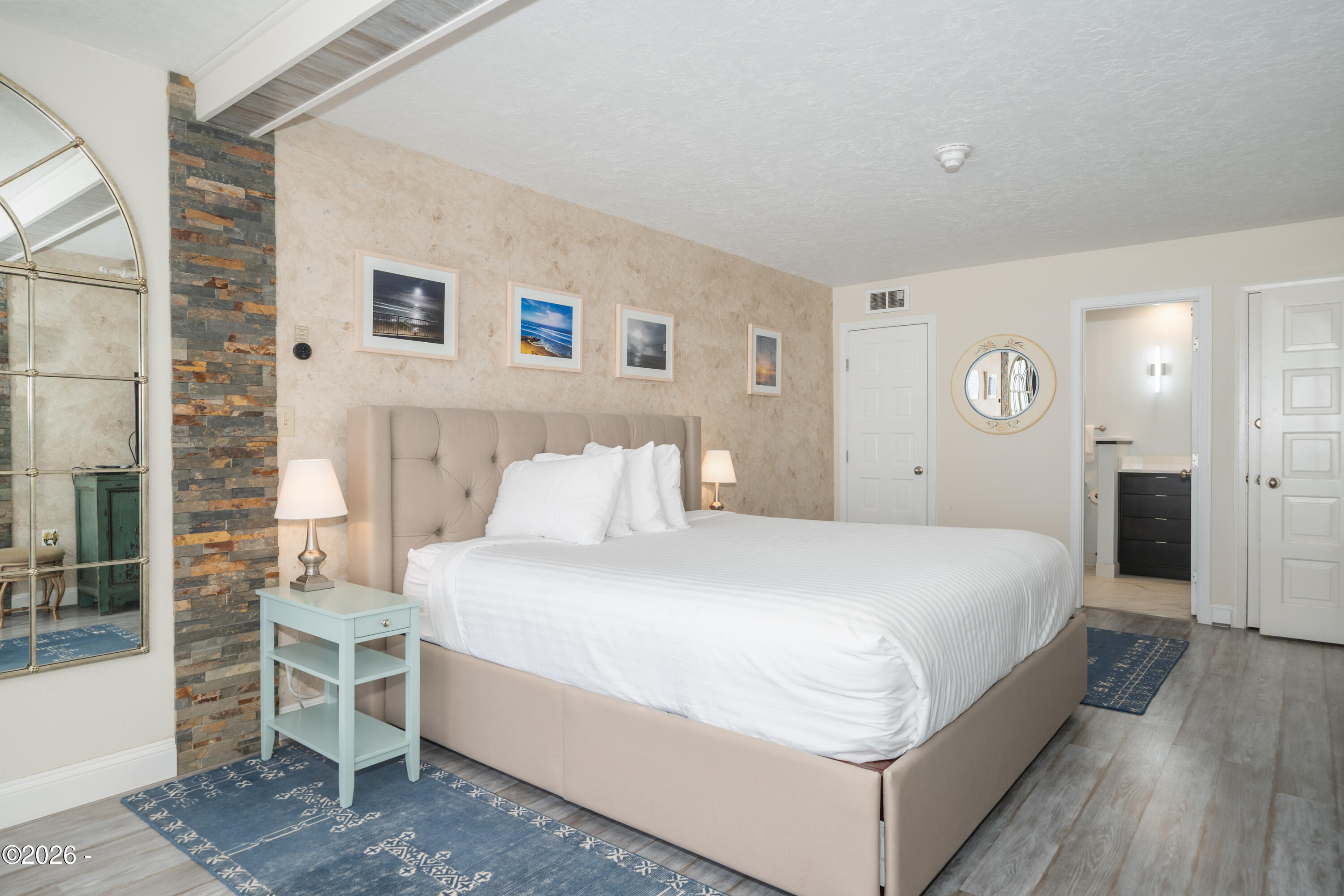 4009 SE Hwy 101, 436