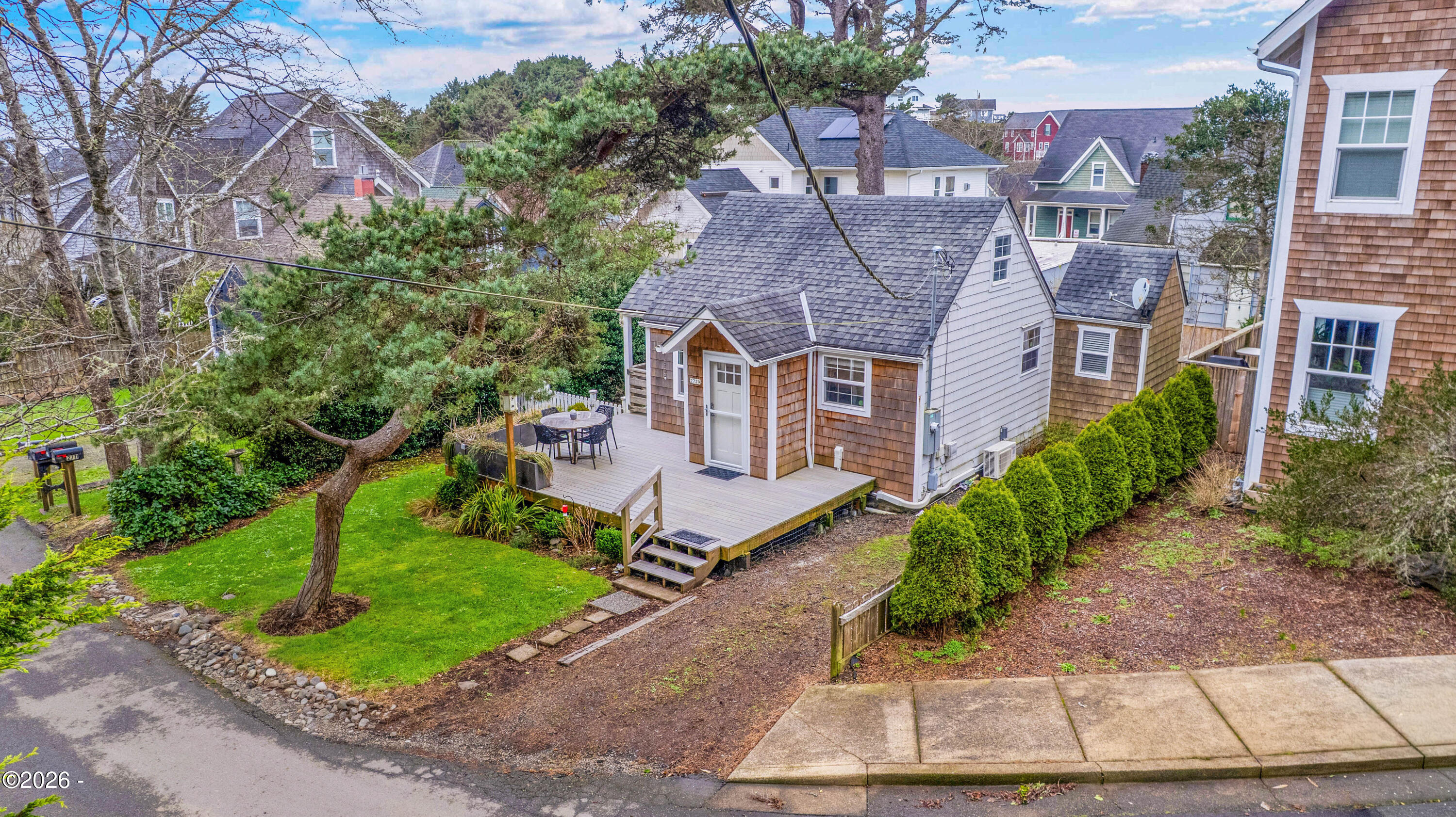 2729 SW Coast Avenue