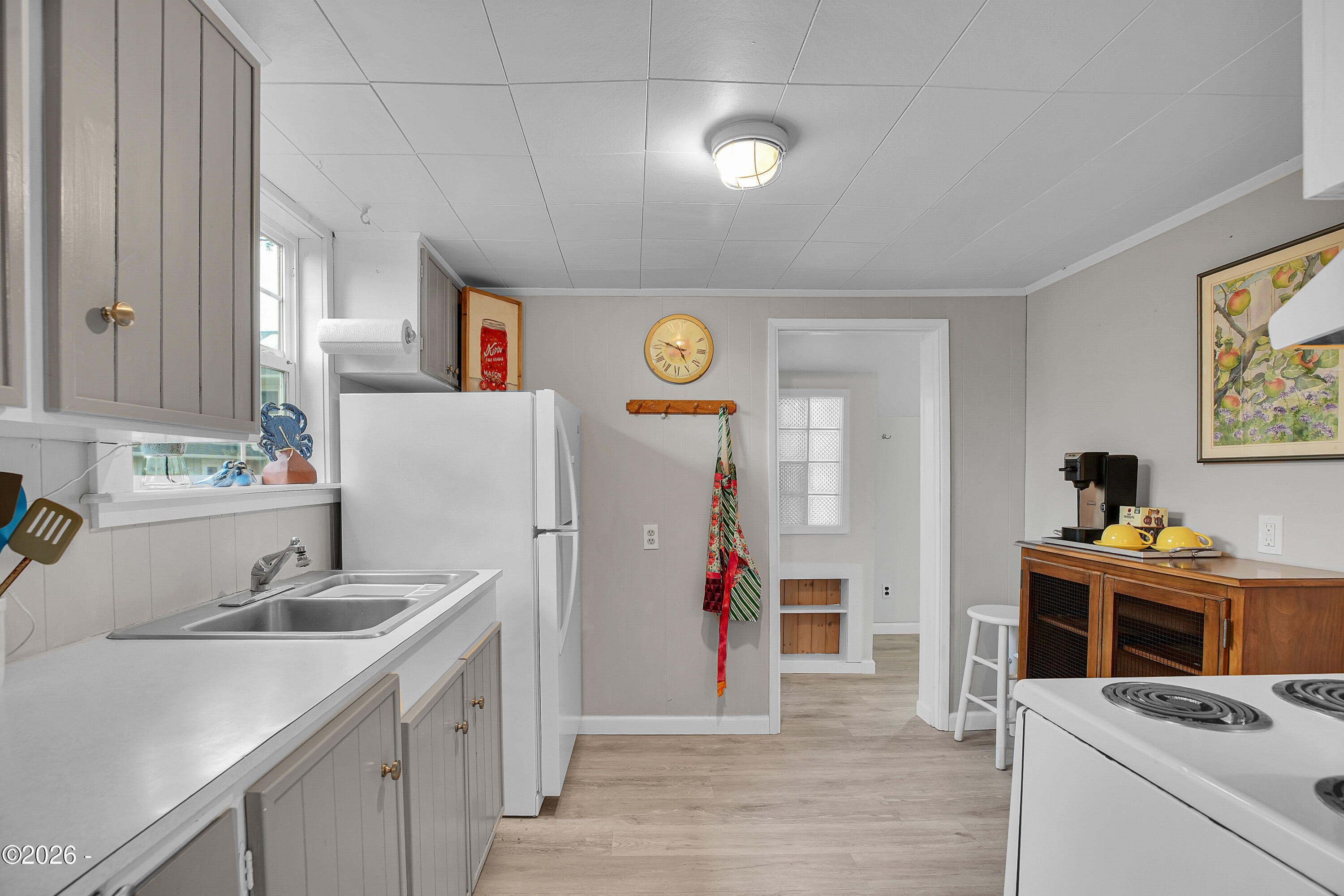 2729 SW Coast Avenue