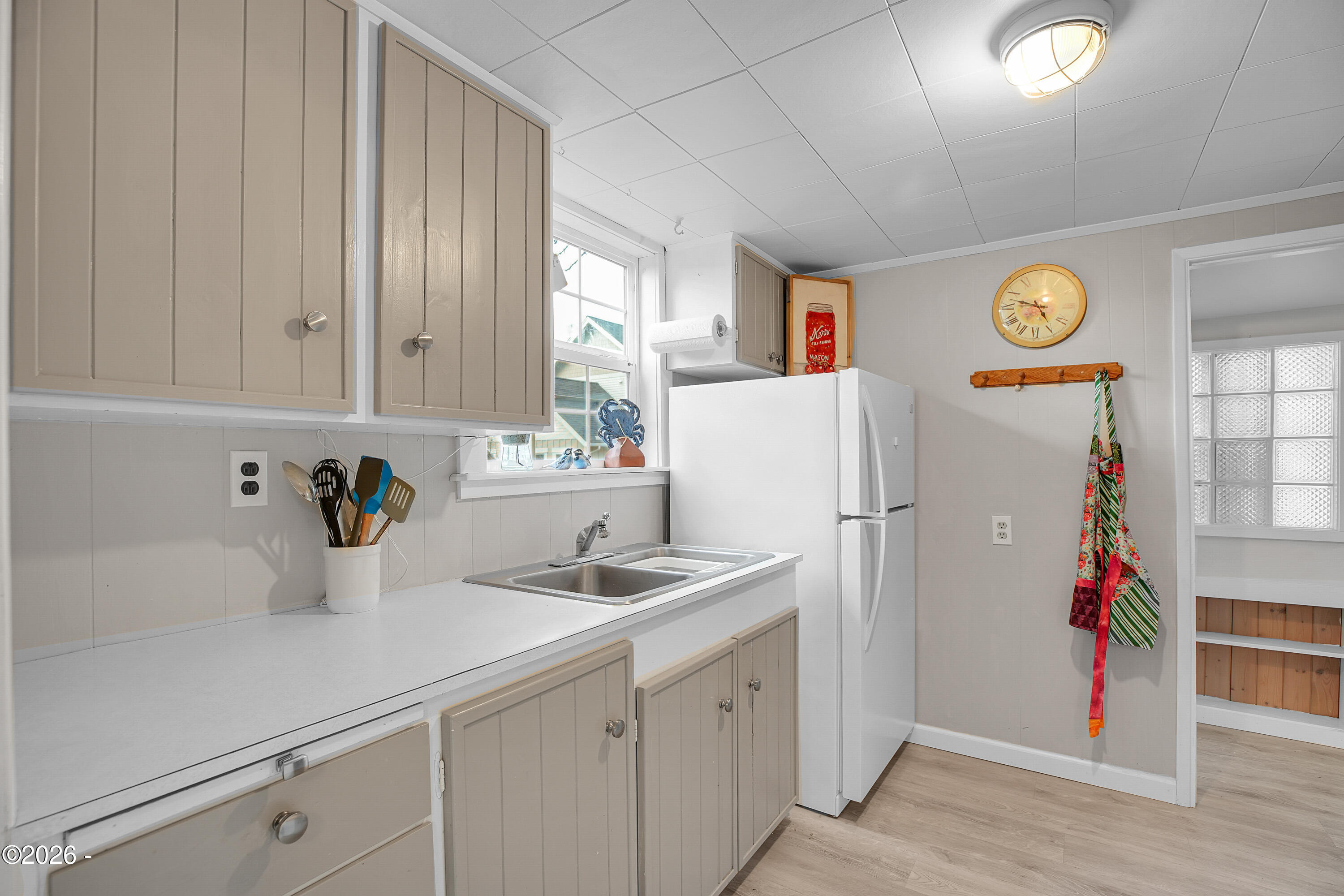 2729 SW Coast Avenue