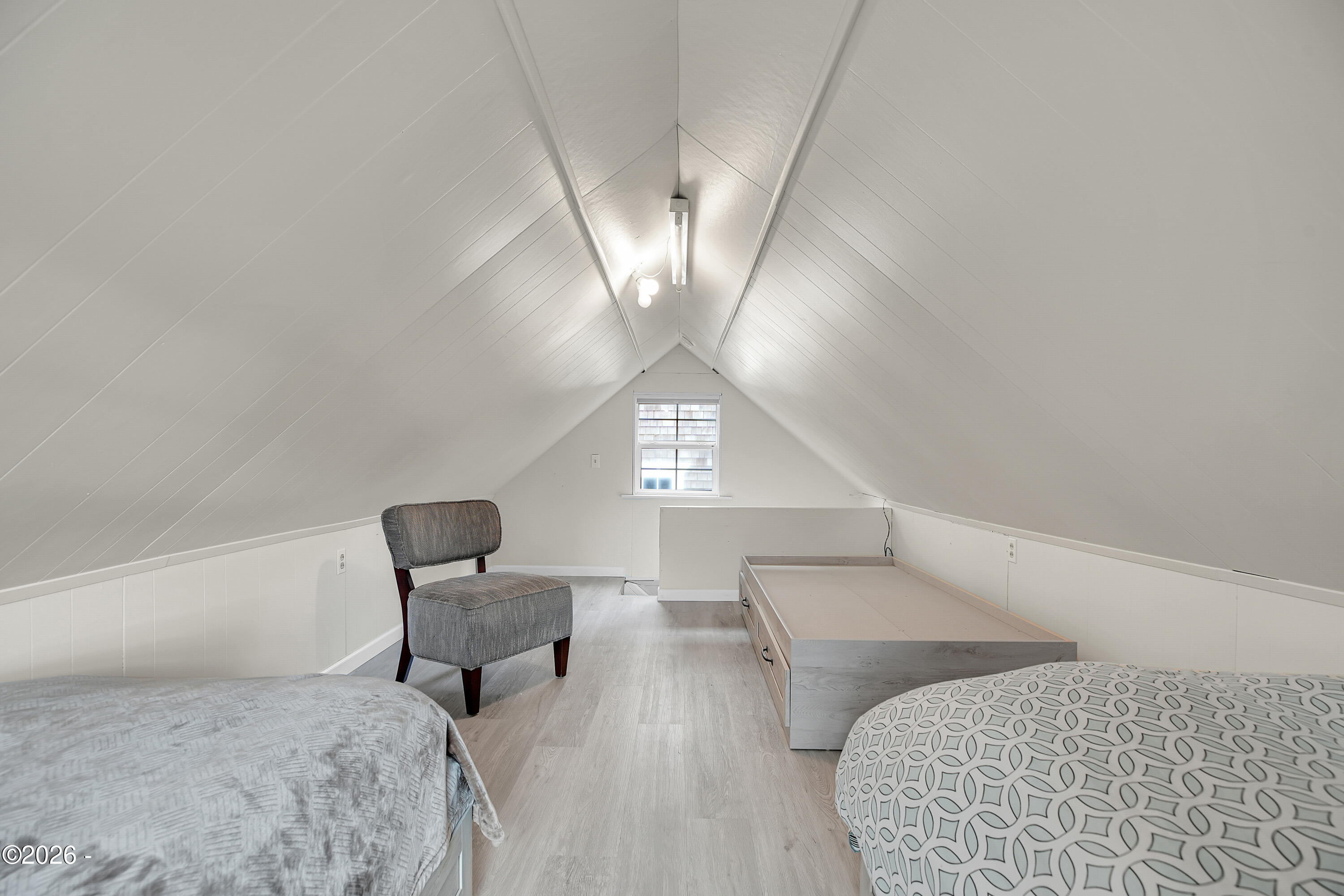 2729 SW Coast Avenue