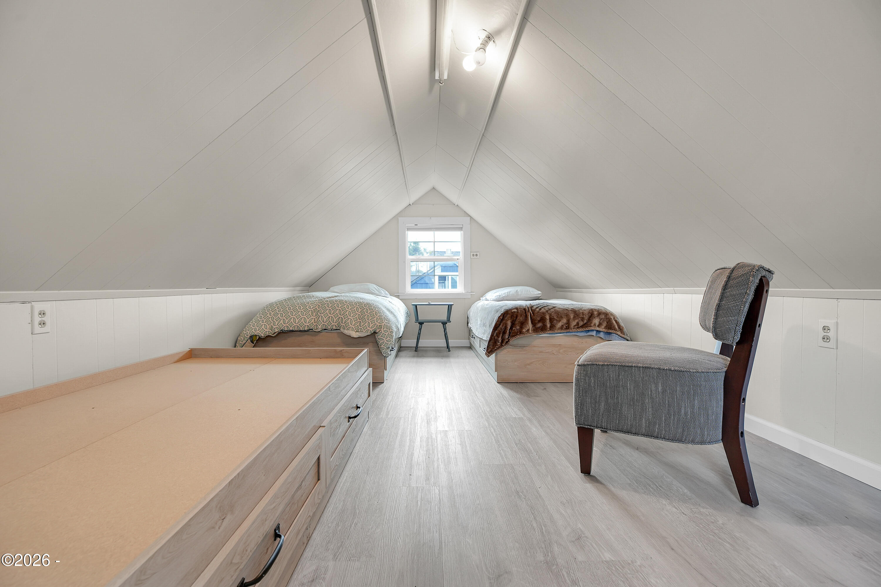 2729 SW Coast Avenue