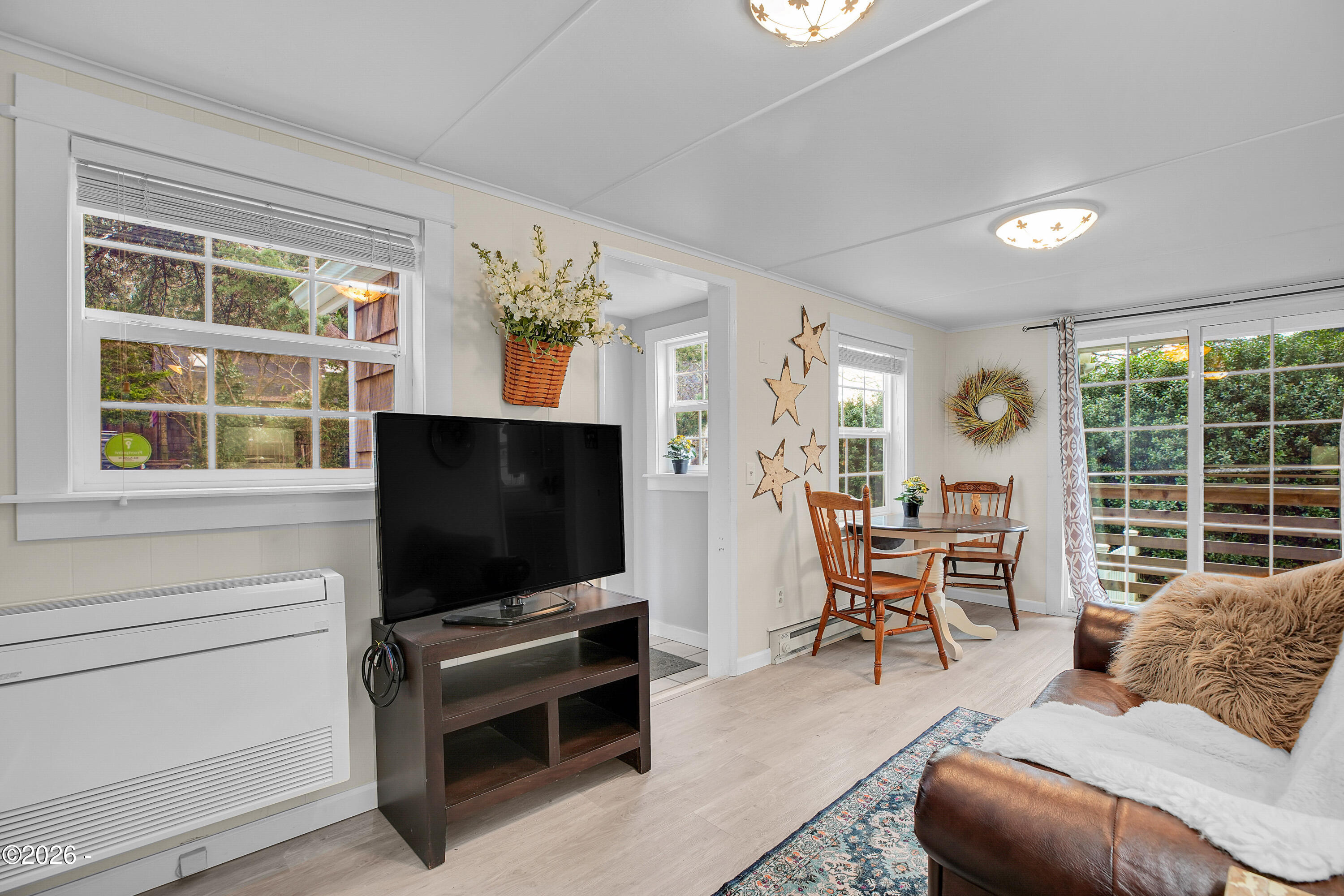 2729 SW Coast Avenue