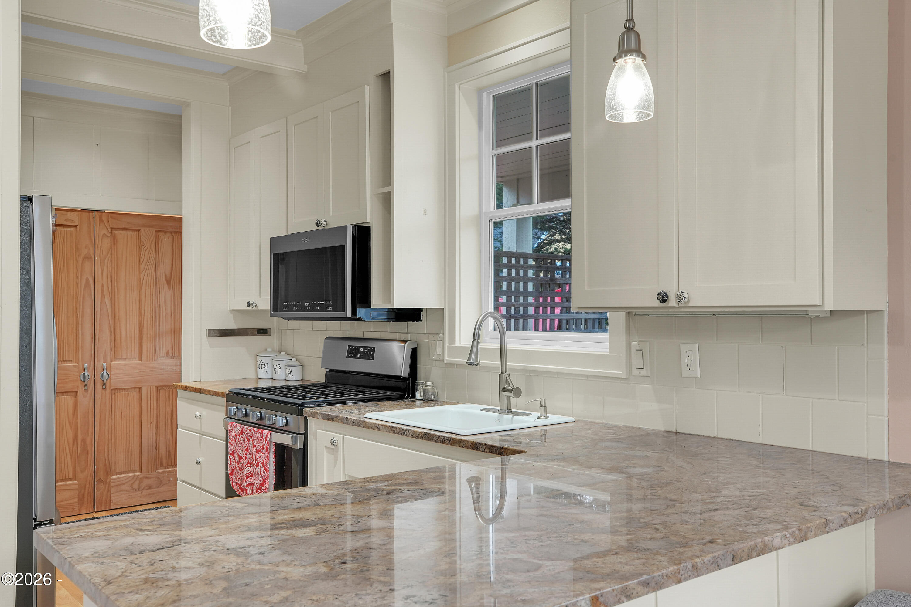 2746 SW Beach Avenue