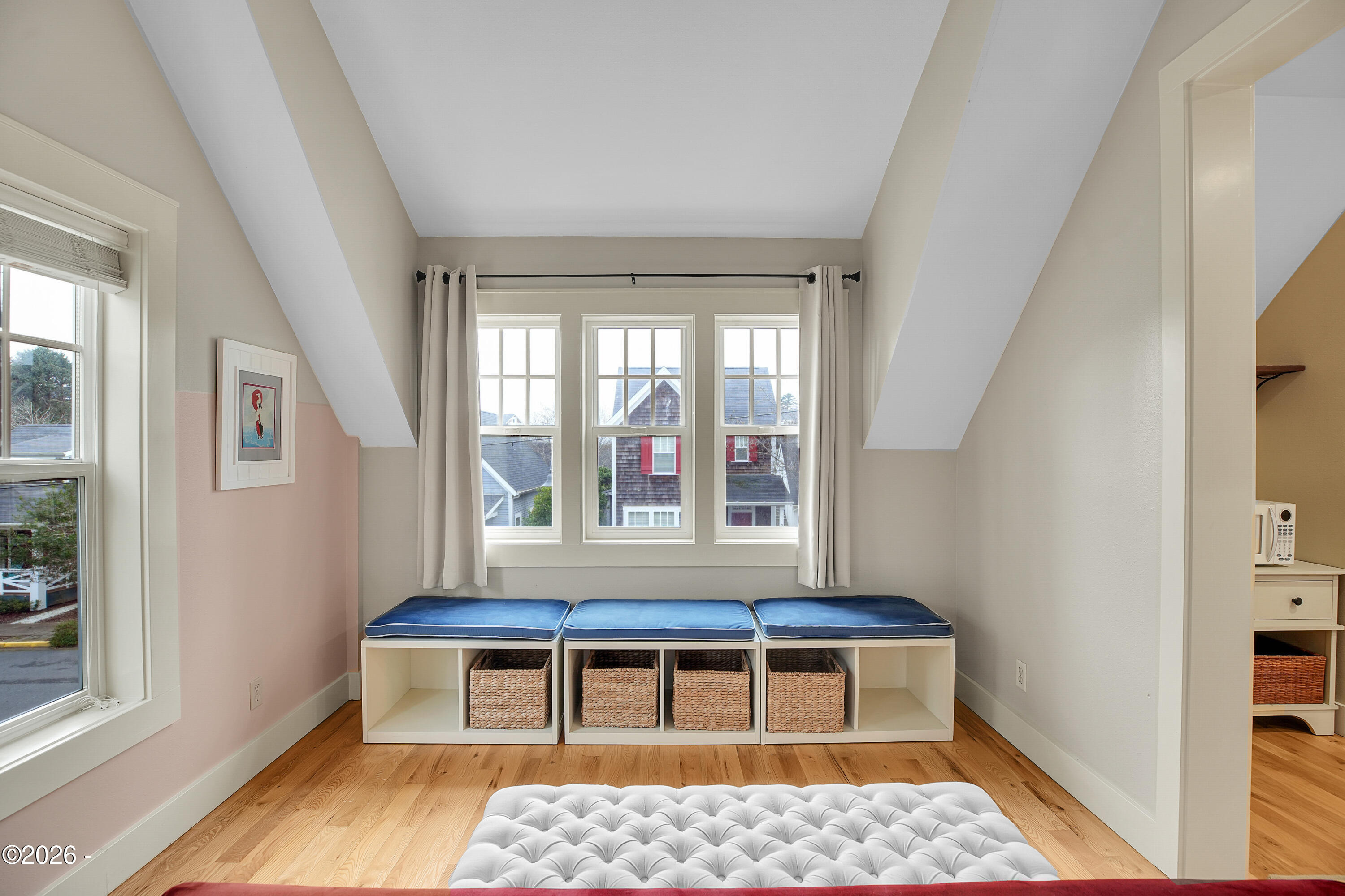 2746 SW Beach Avenue