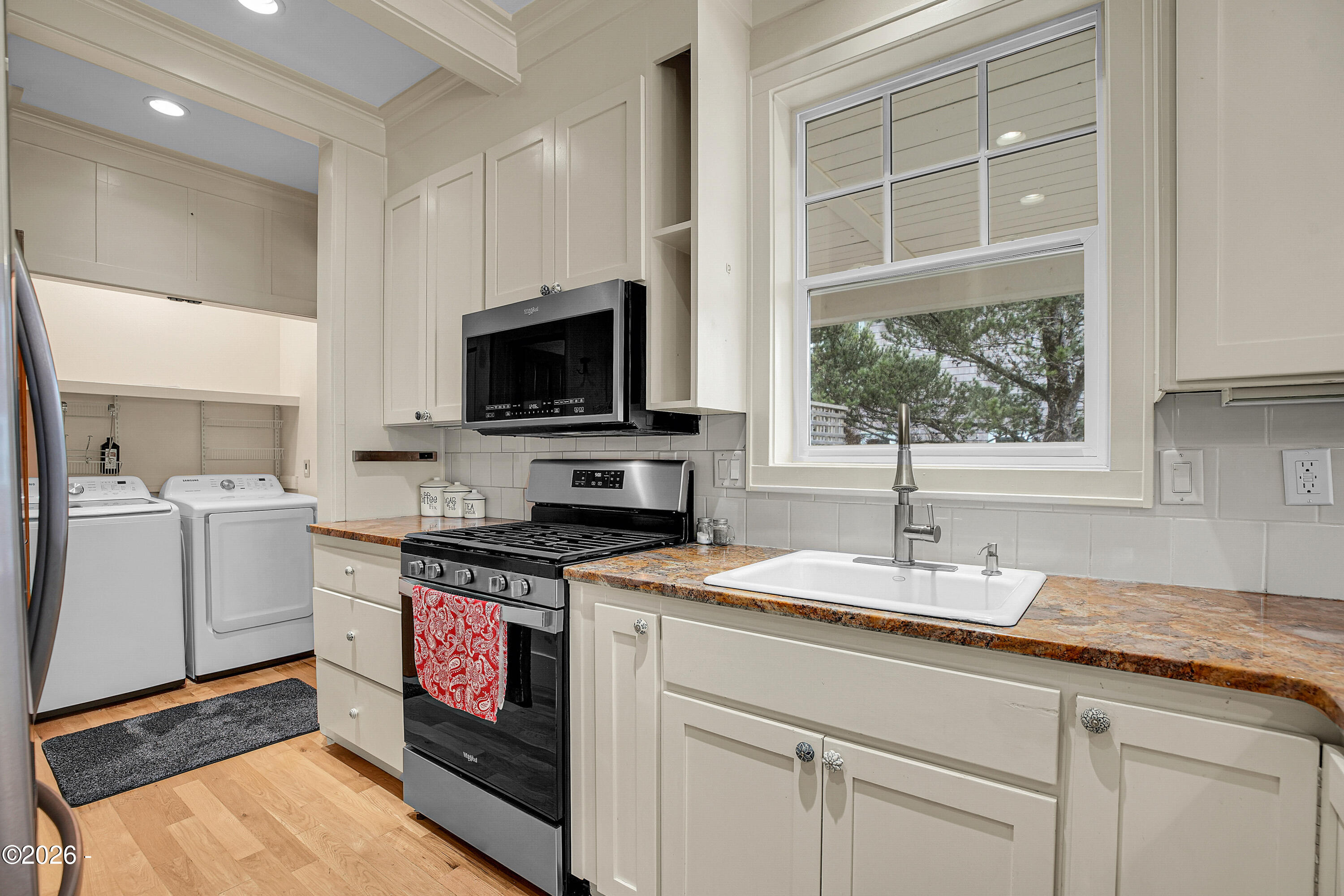 2746 SW Beach Avenue