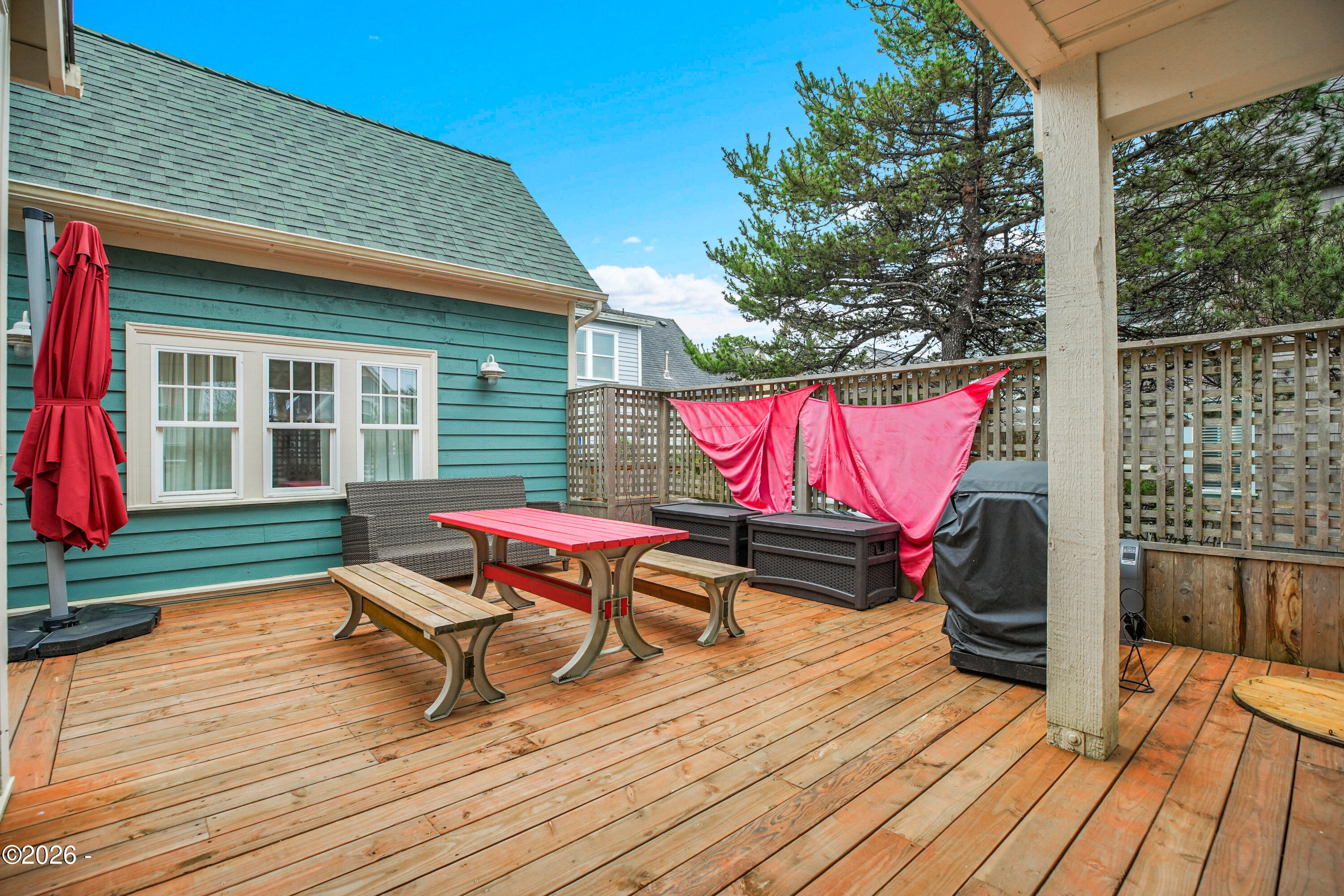 2746 SW Beach Avenue