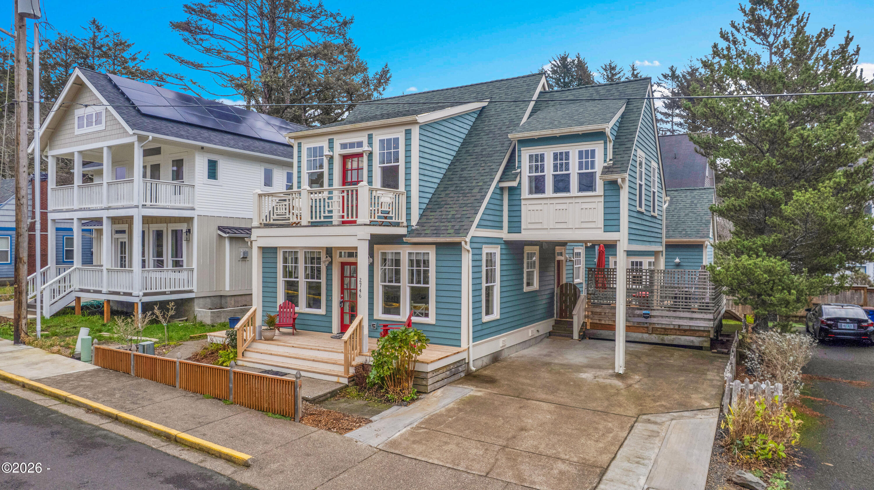 2746 SW Beach Avenue