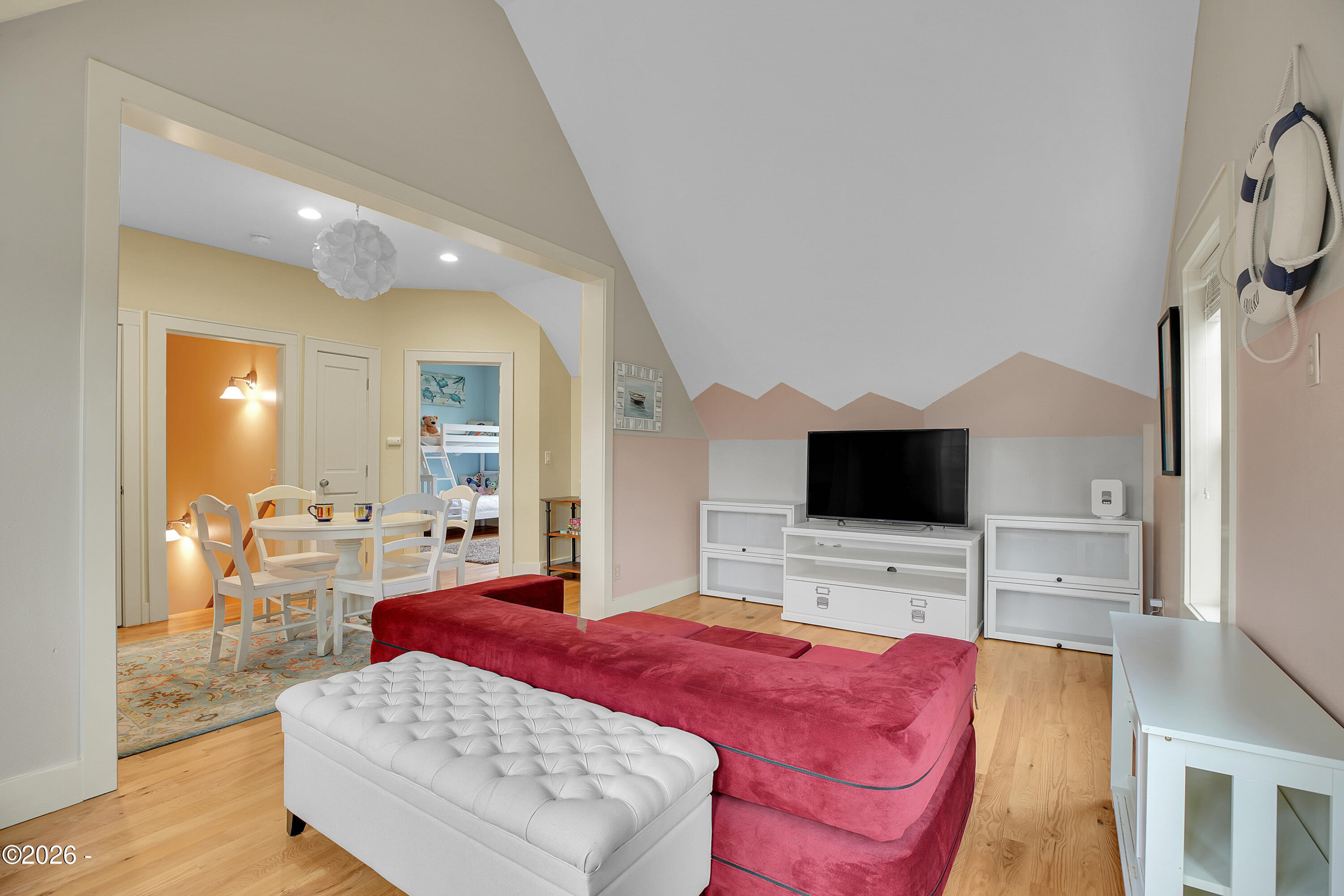 2746 SW Beach Avenue