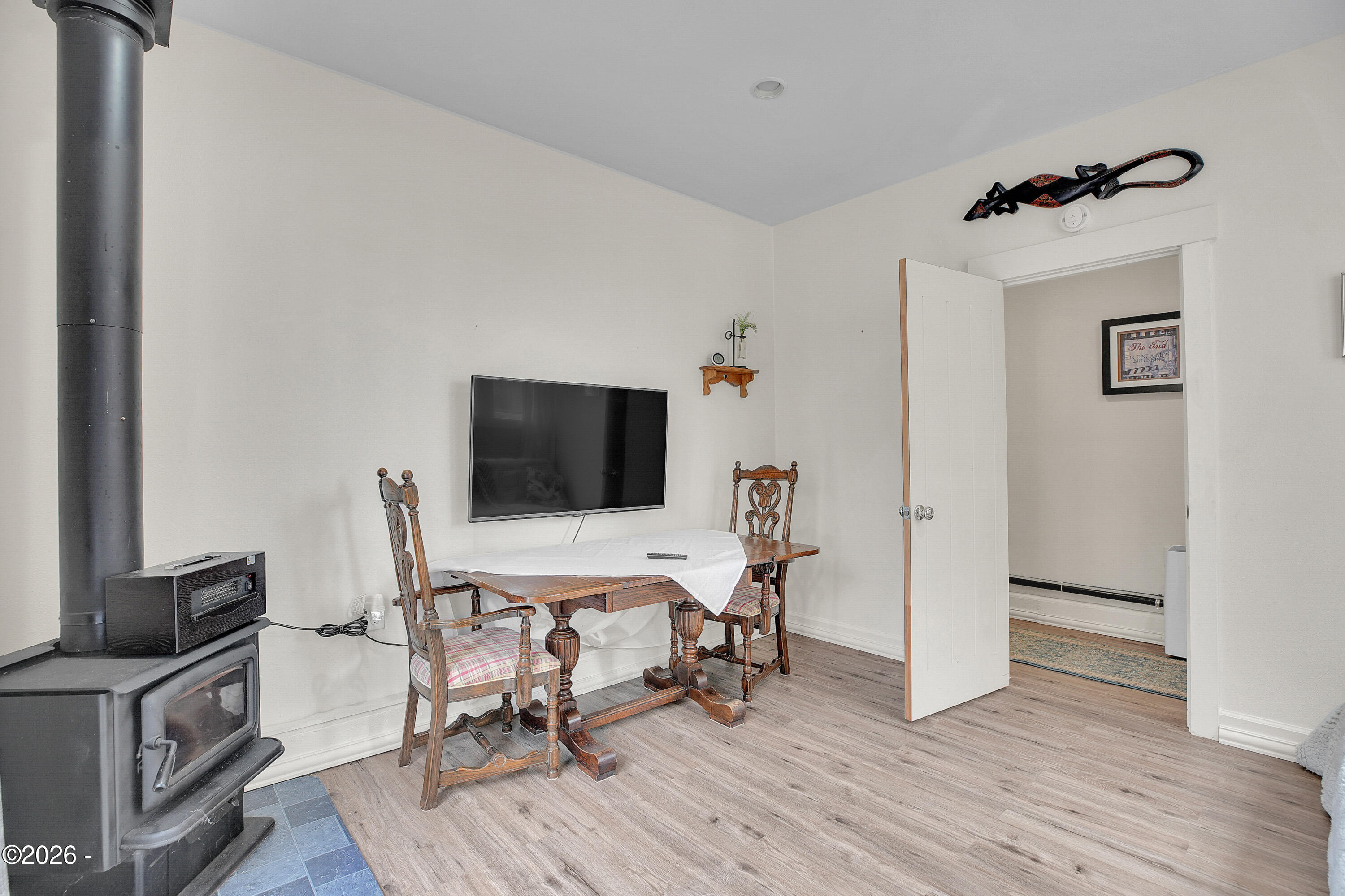 2746 SW Beach Avenue