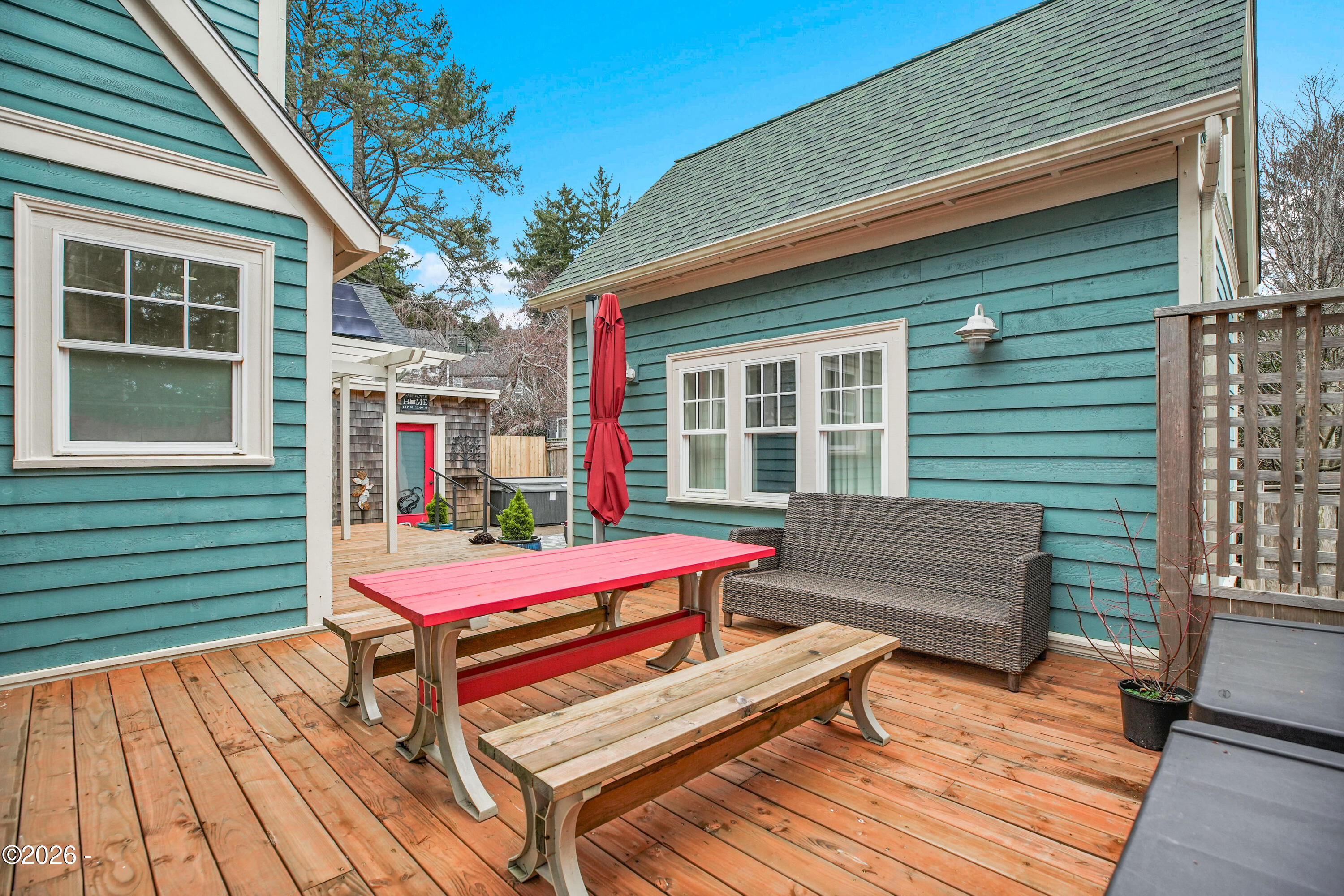 2746 SW Beach Avenue