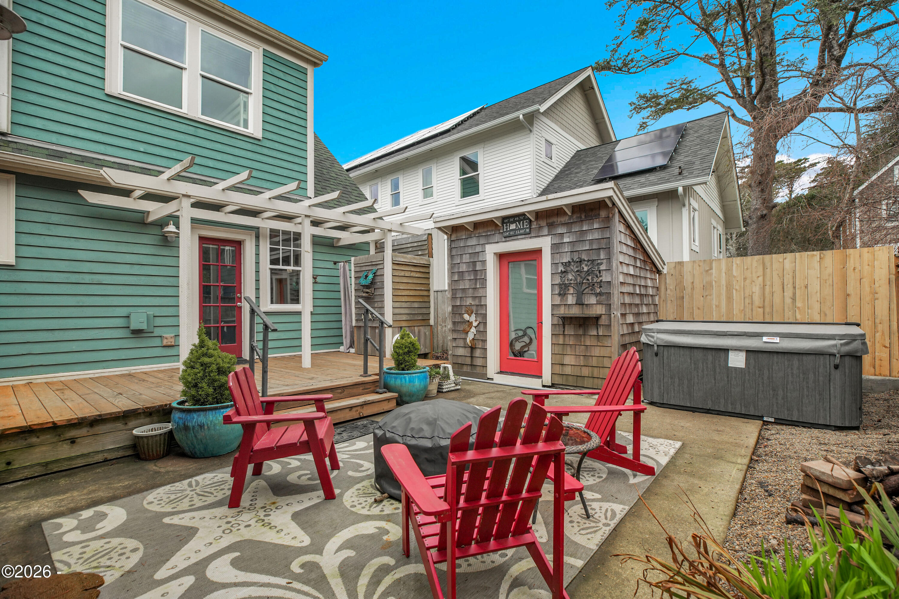 2746 SW Beach Avenue