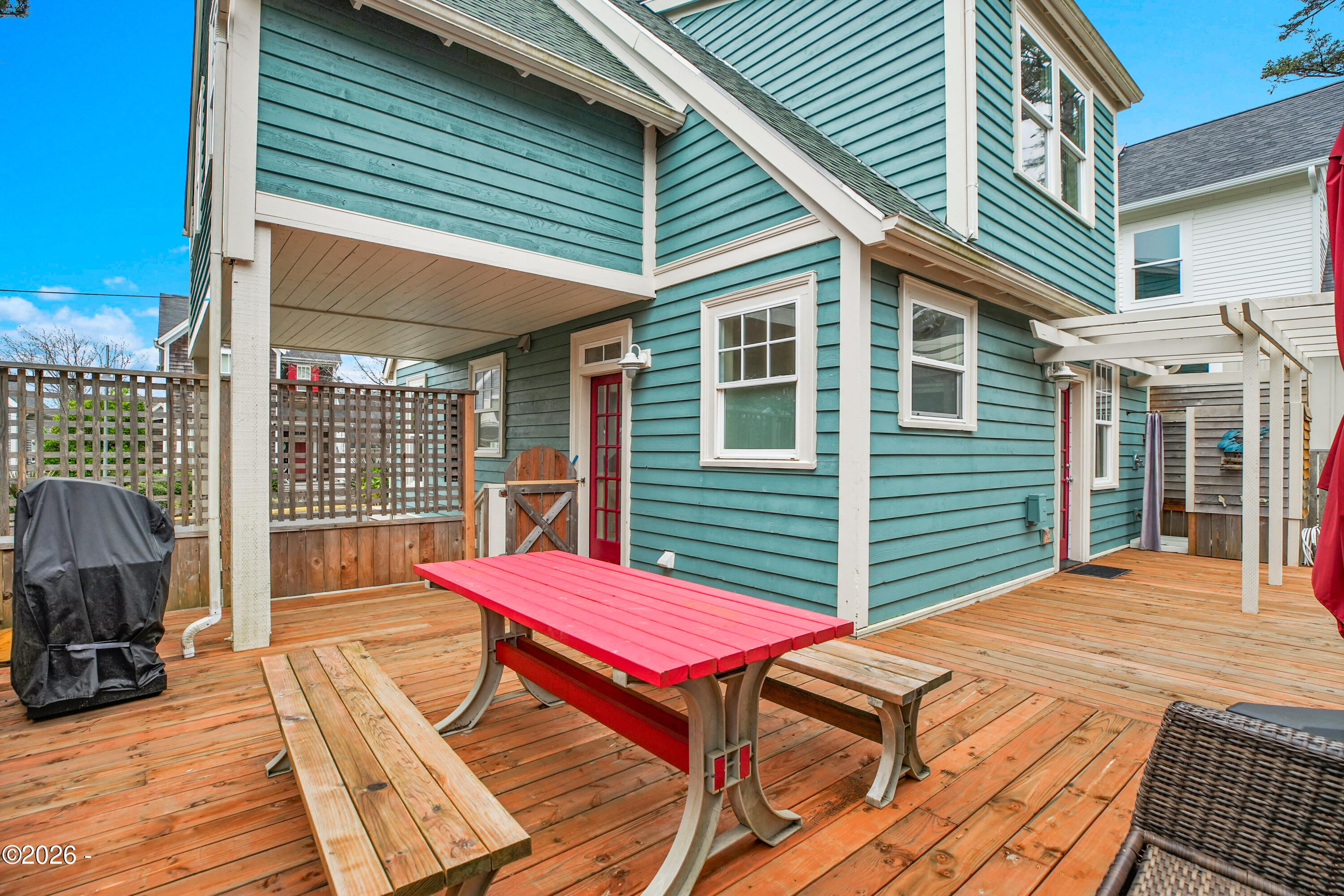 2746 SW Beach Avenue