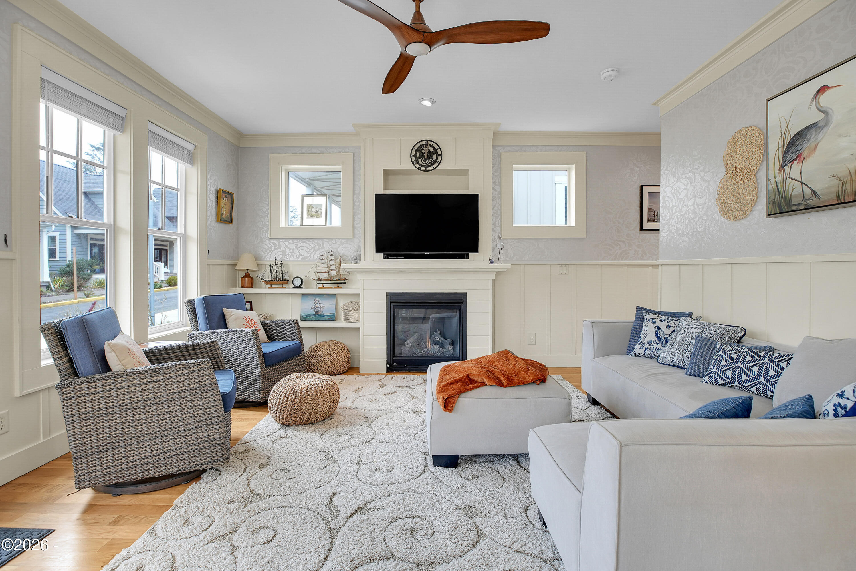 2746 SW Beach Avenue