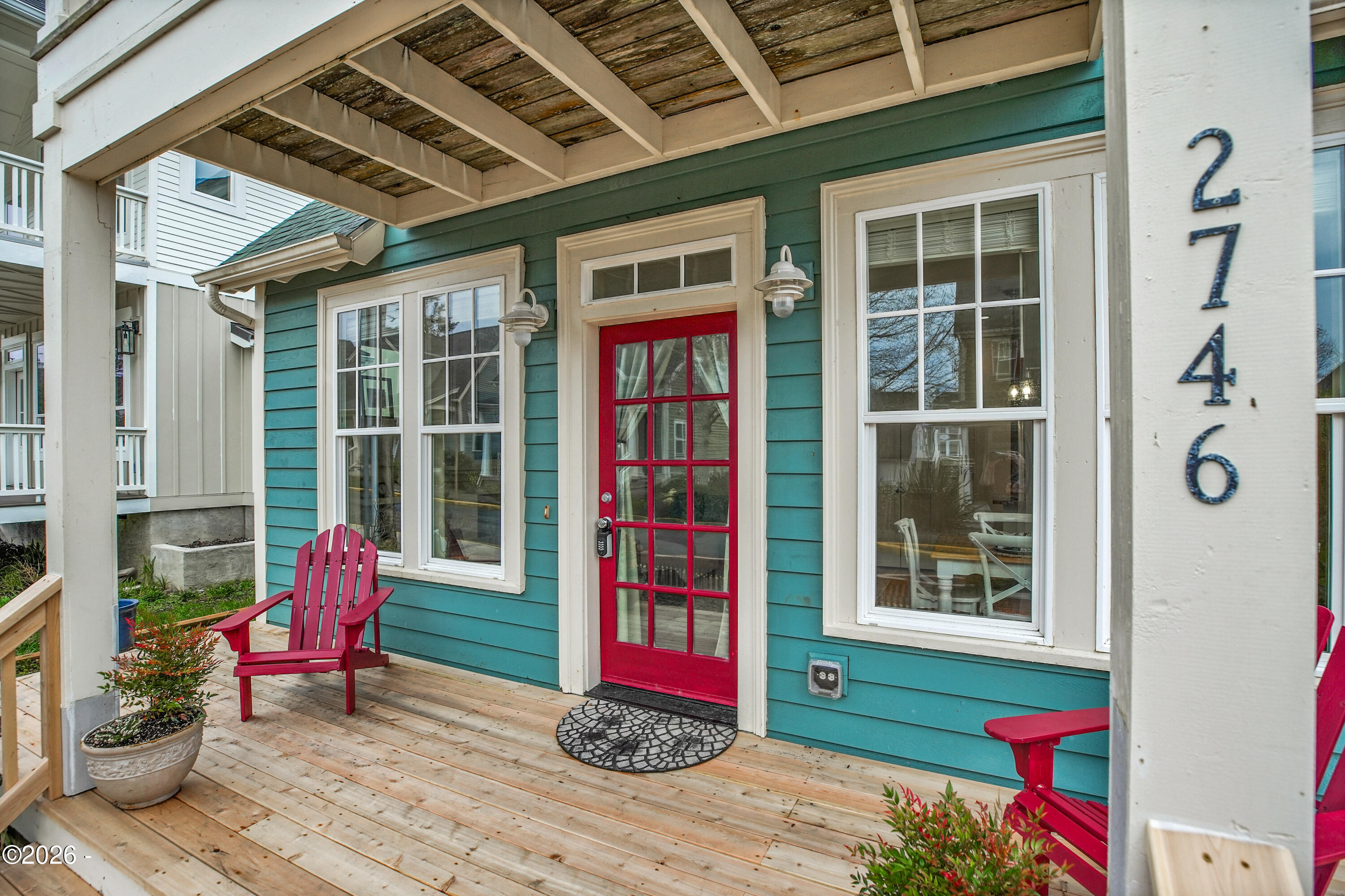 2746 SW Beach Avenue