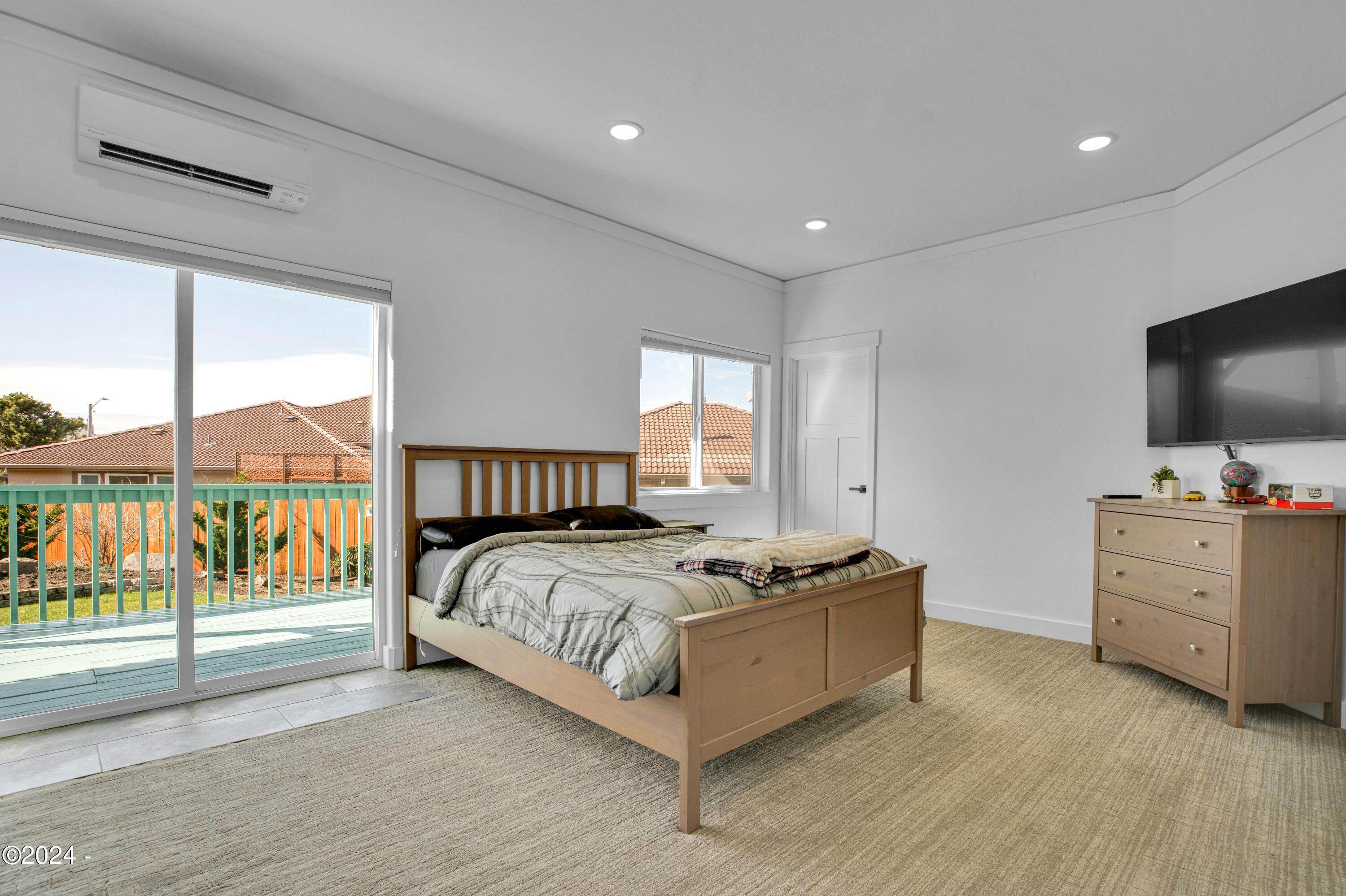 1791 NW Lincoln Loop