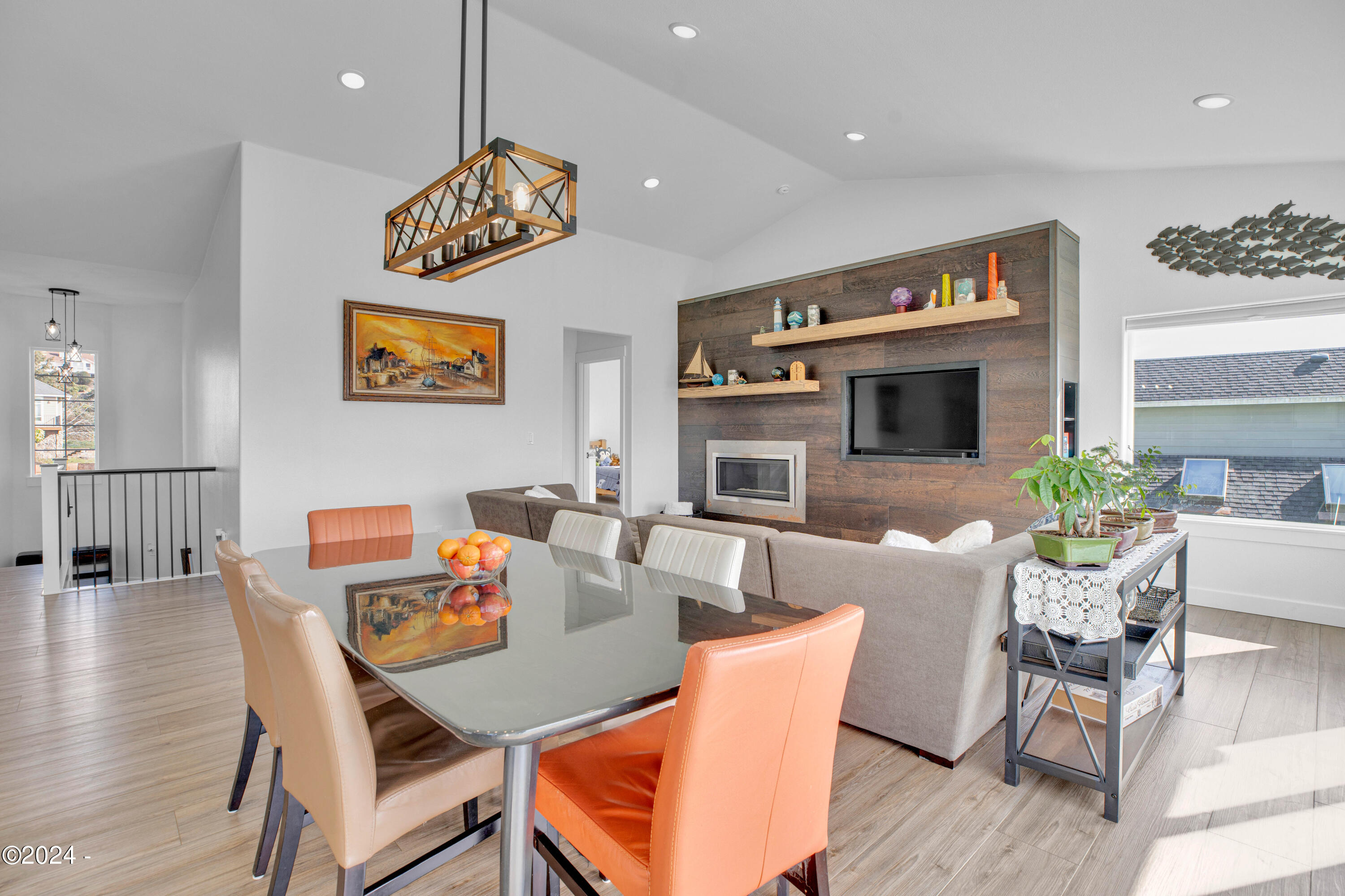 1791 NW Lincoln Loop