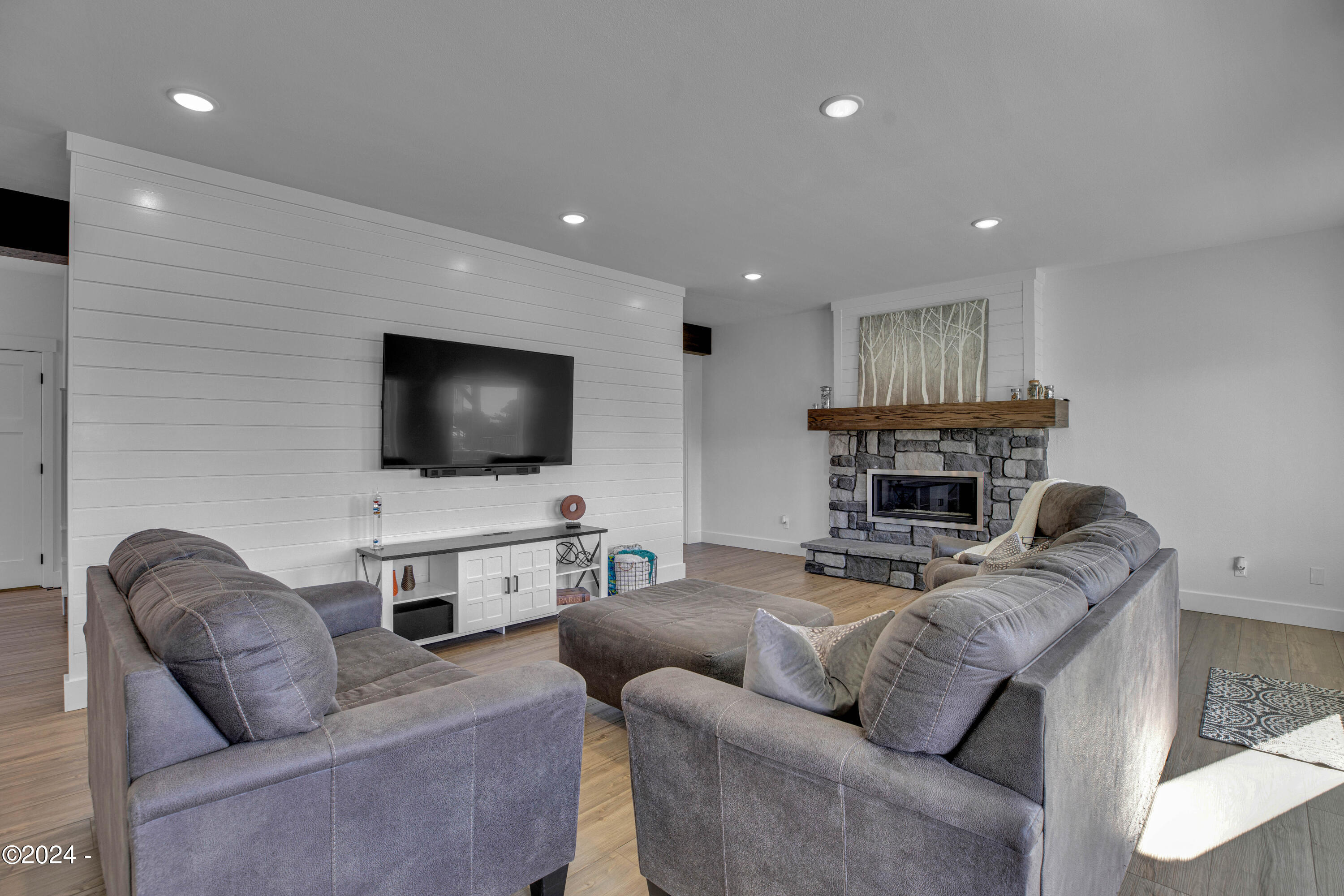 1791 NW Lincoln Loop